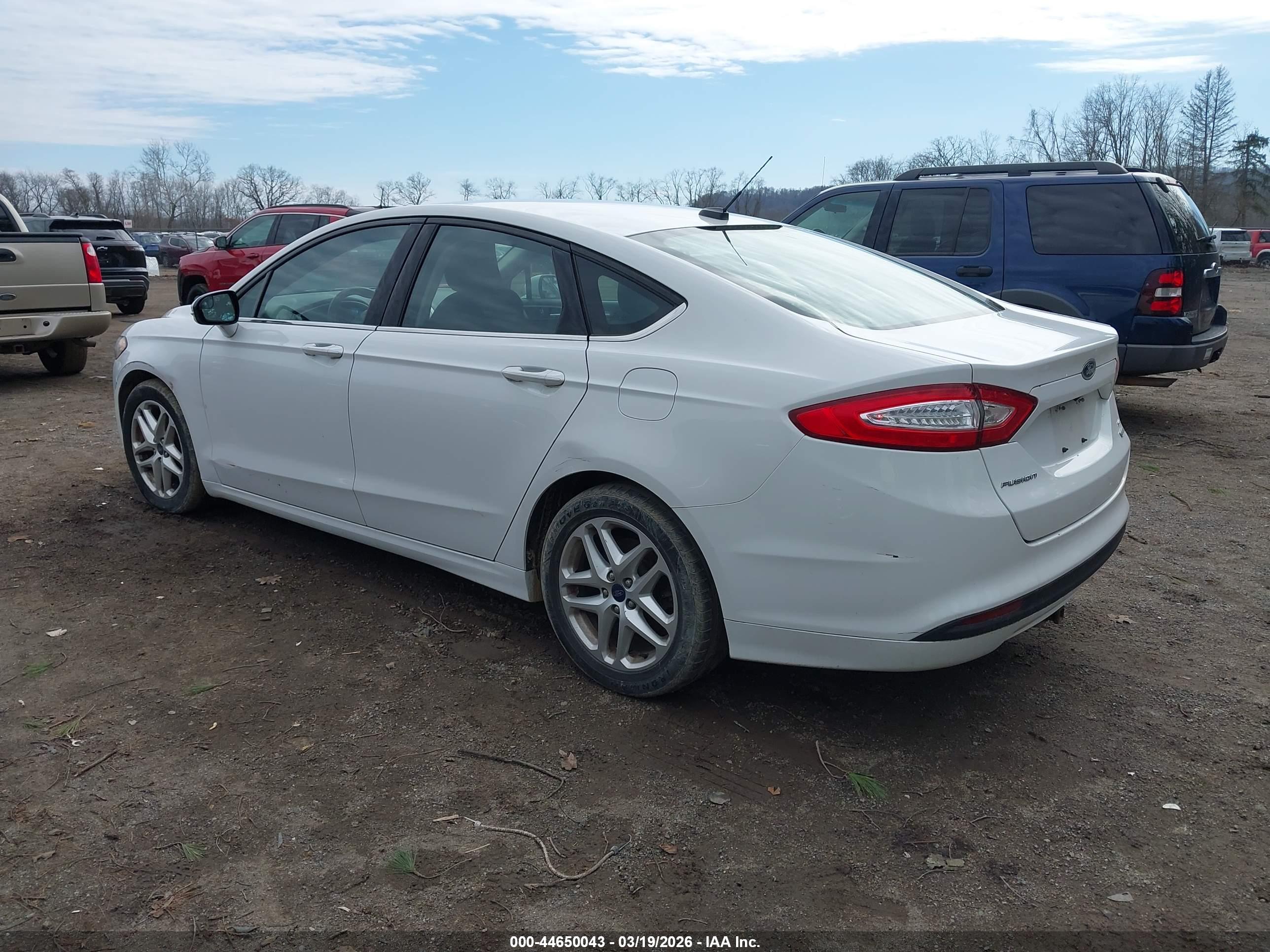 FORD FUSION image 3