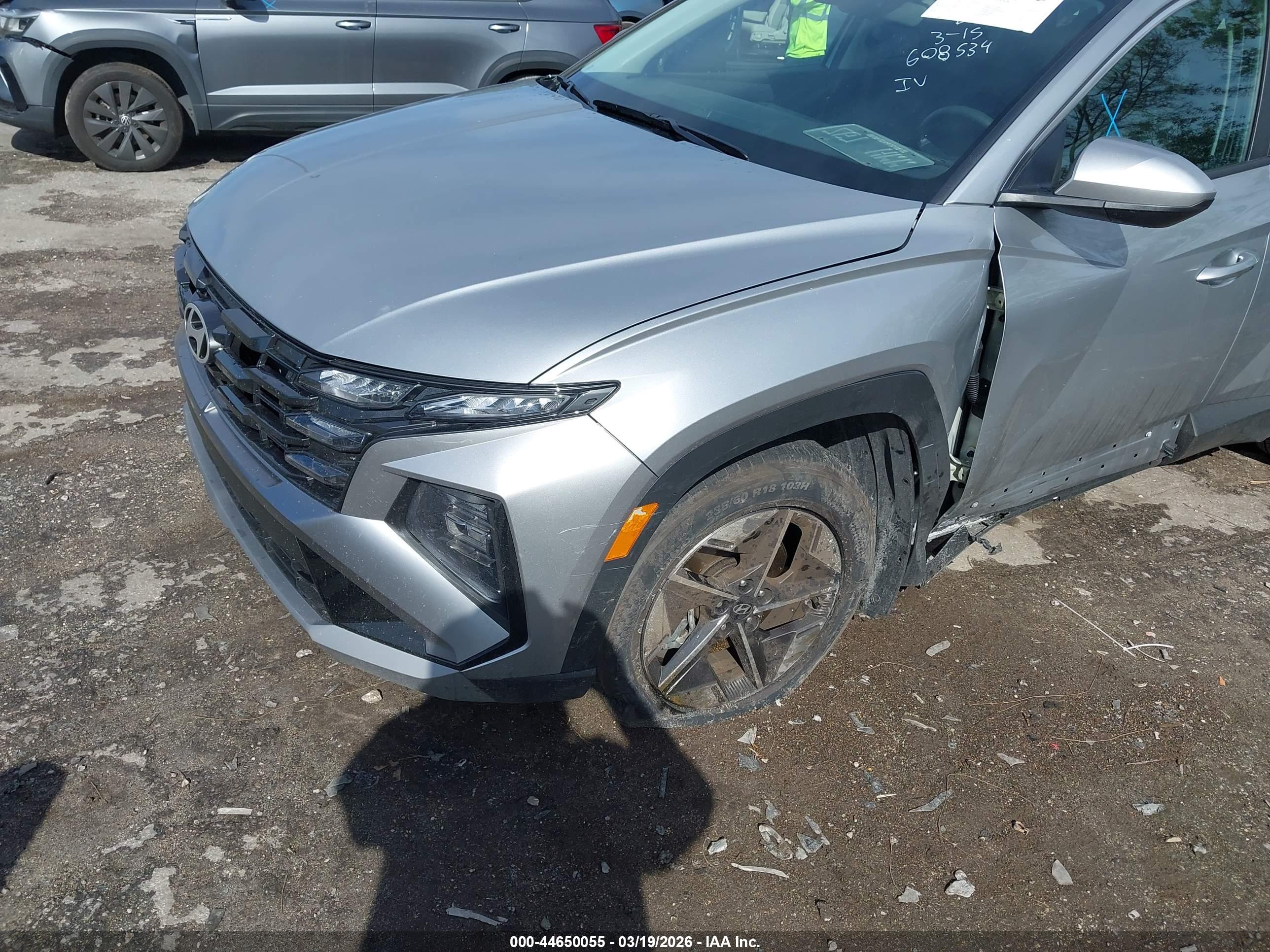 HYUNDAI TUCSON image 6