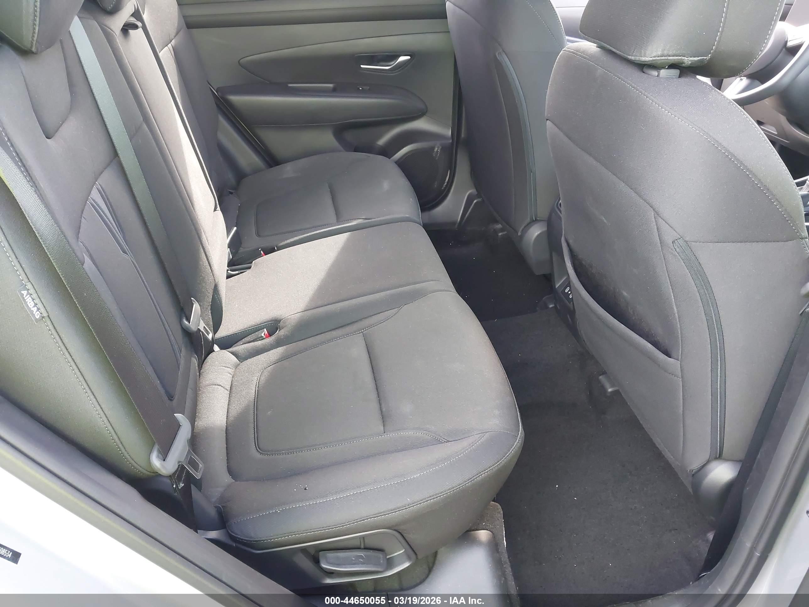 HYUNDAI TUCSON image 8