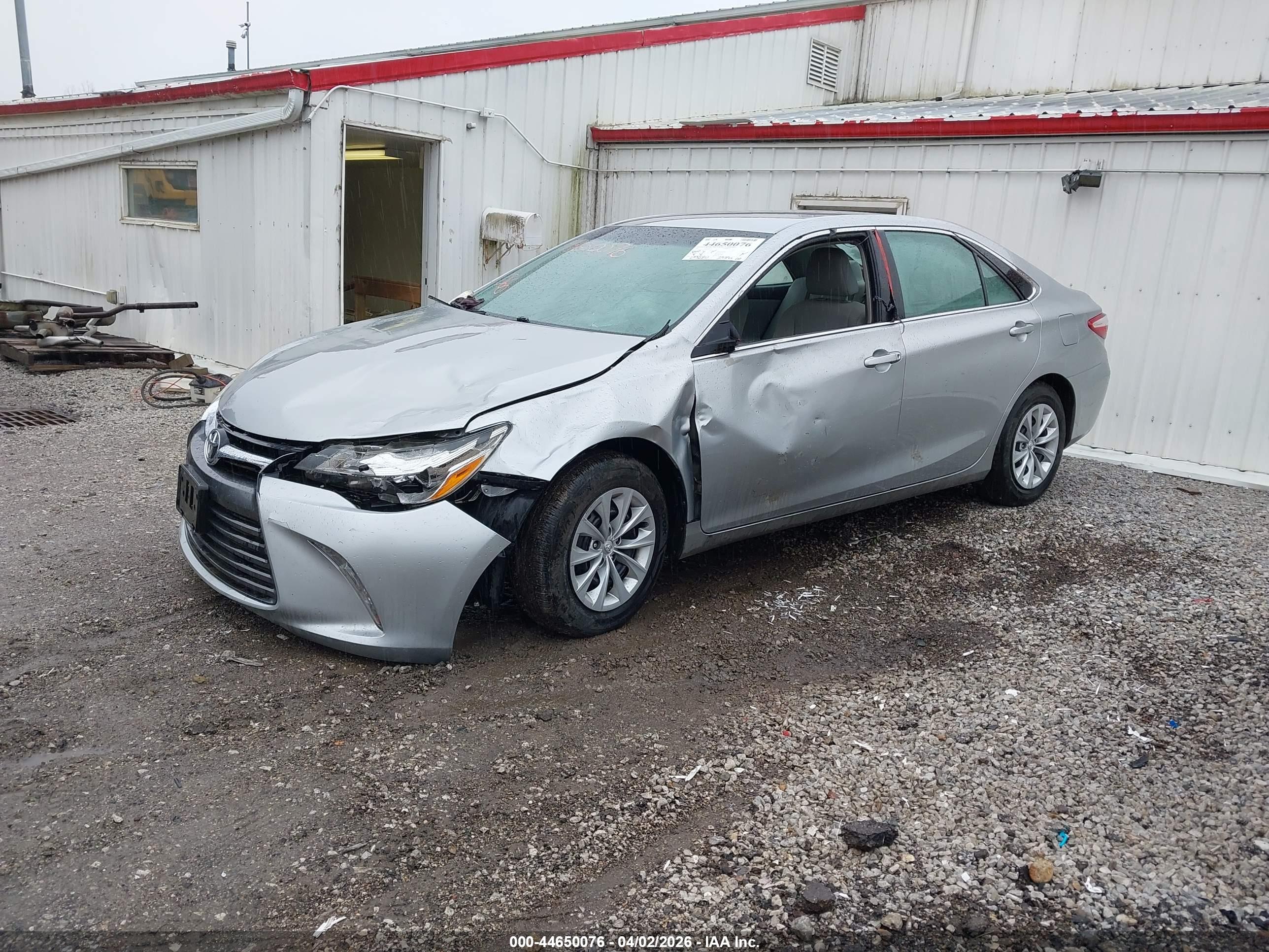 TOYOTA CAMRY image 2
