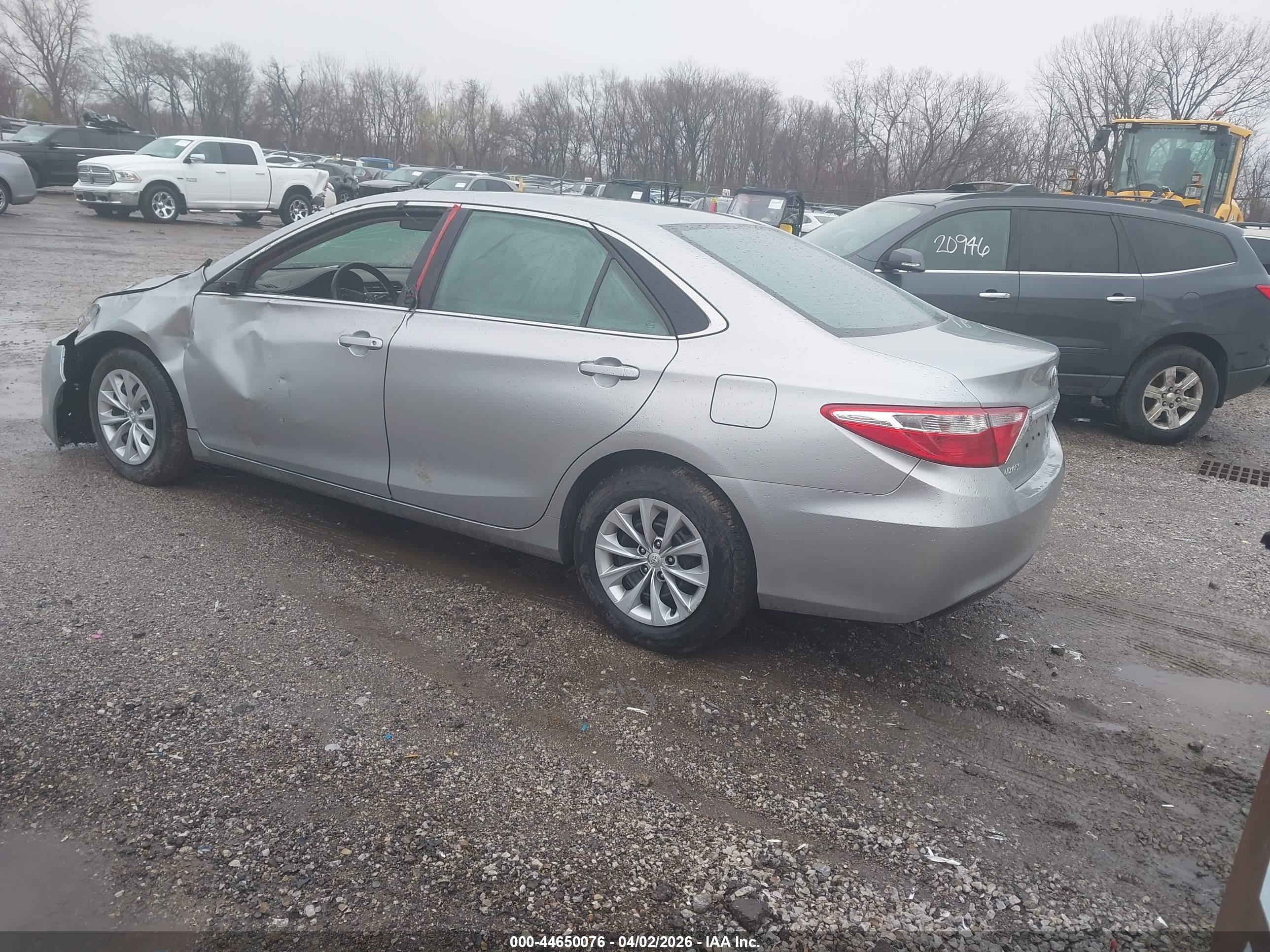 TOYOTA CAMRY image 3