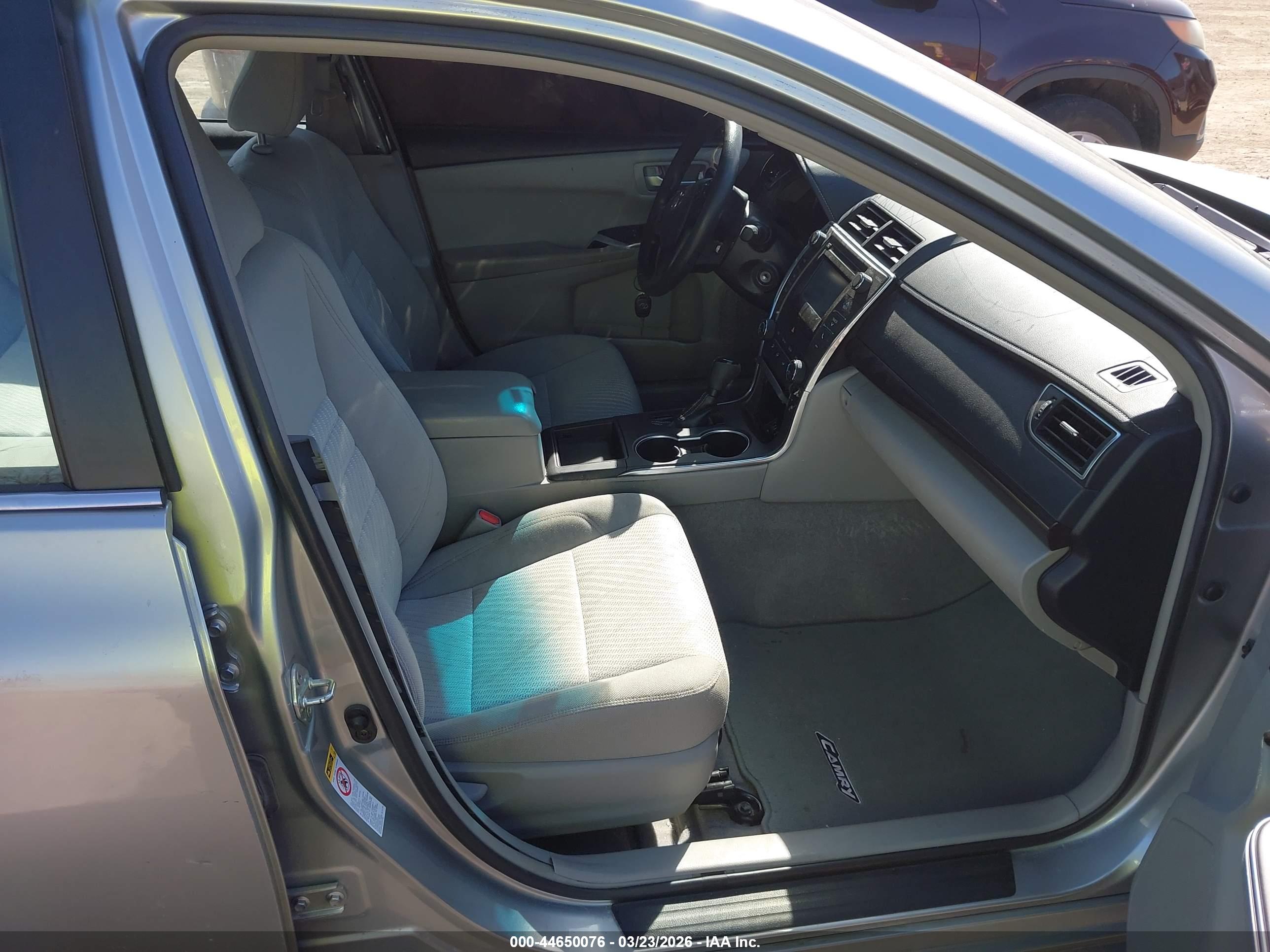 TOYOTA CAMRY image 5