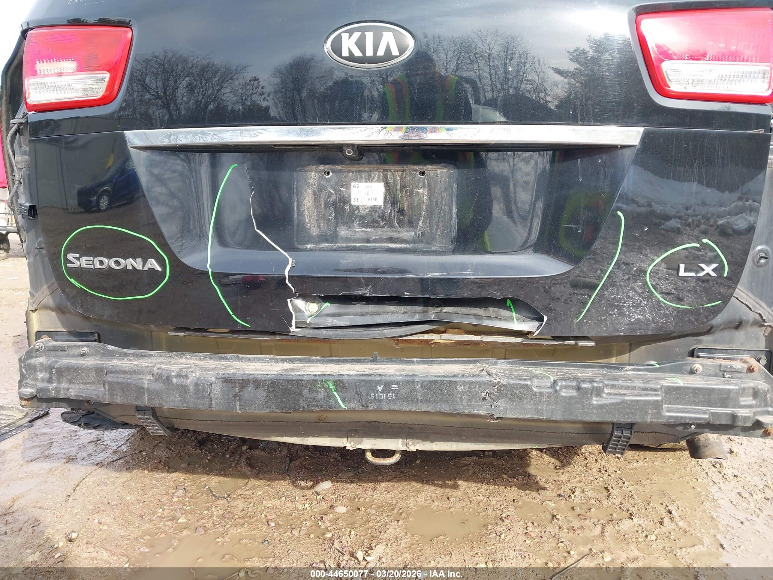 KIA SEDONA image 6
