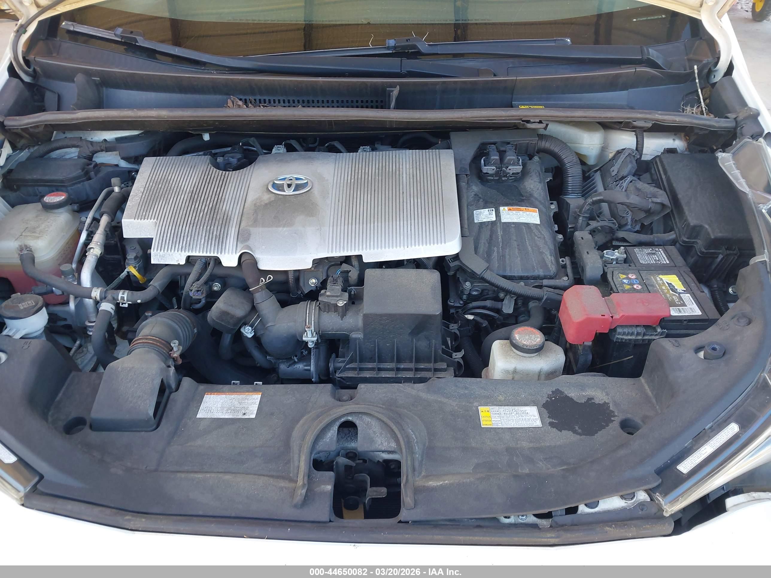 TOYOTA PRIUS image 10