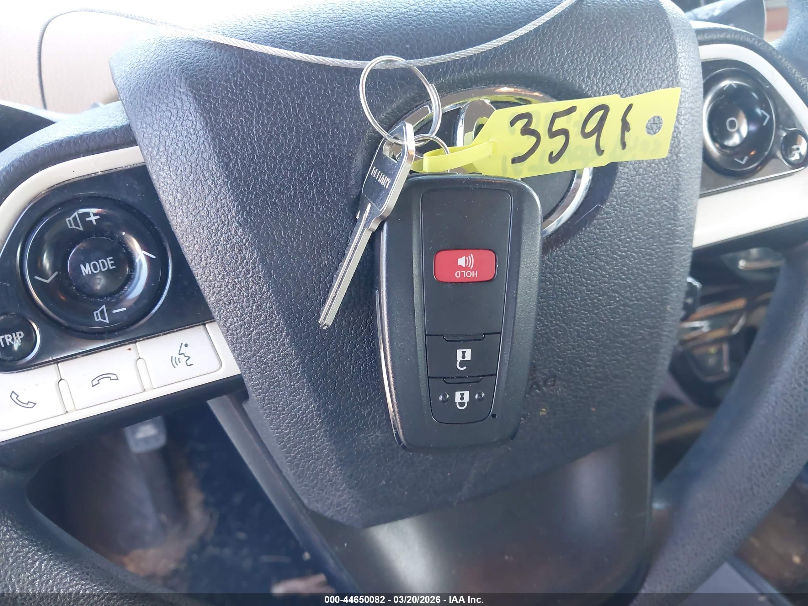 TOYOTA PRIUS image 11
