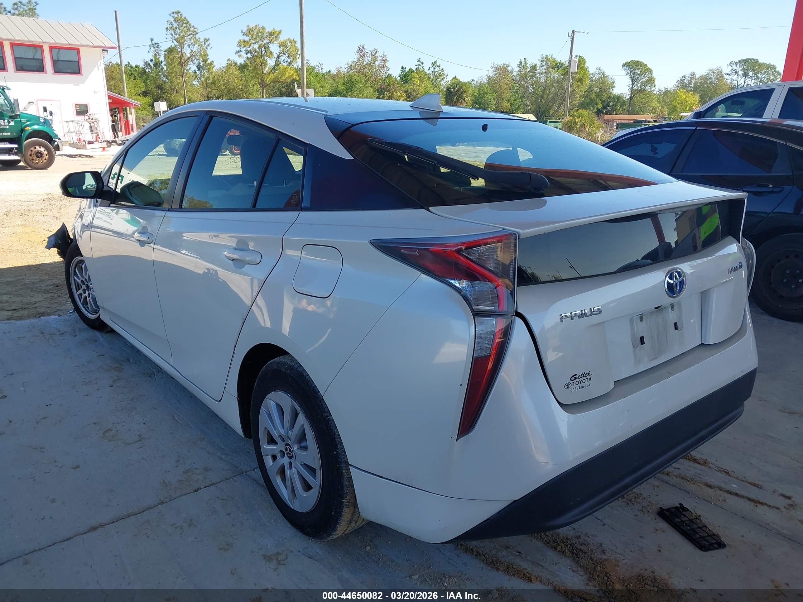 TOYOTA PRIUS image 3