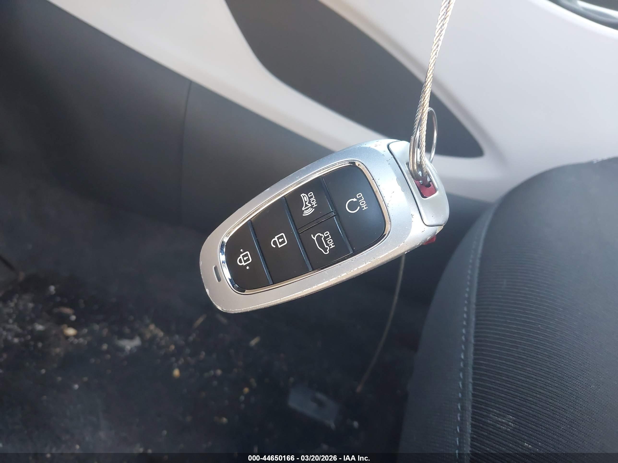 HYUNDAI TUCSON image 11
