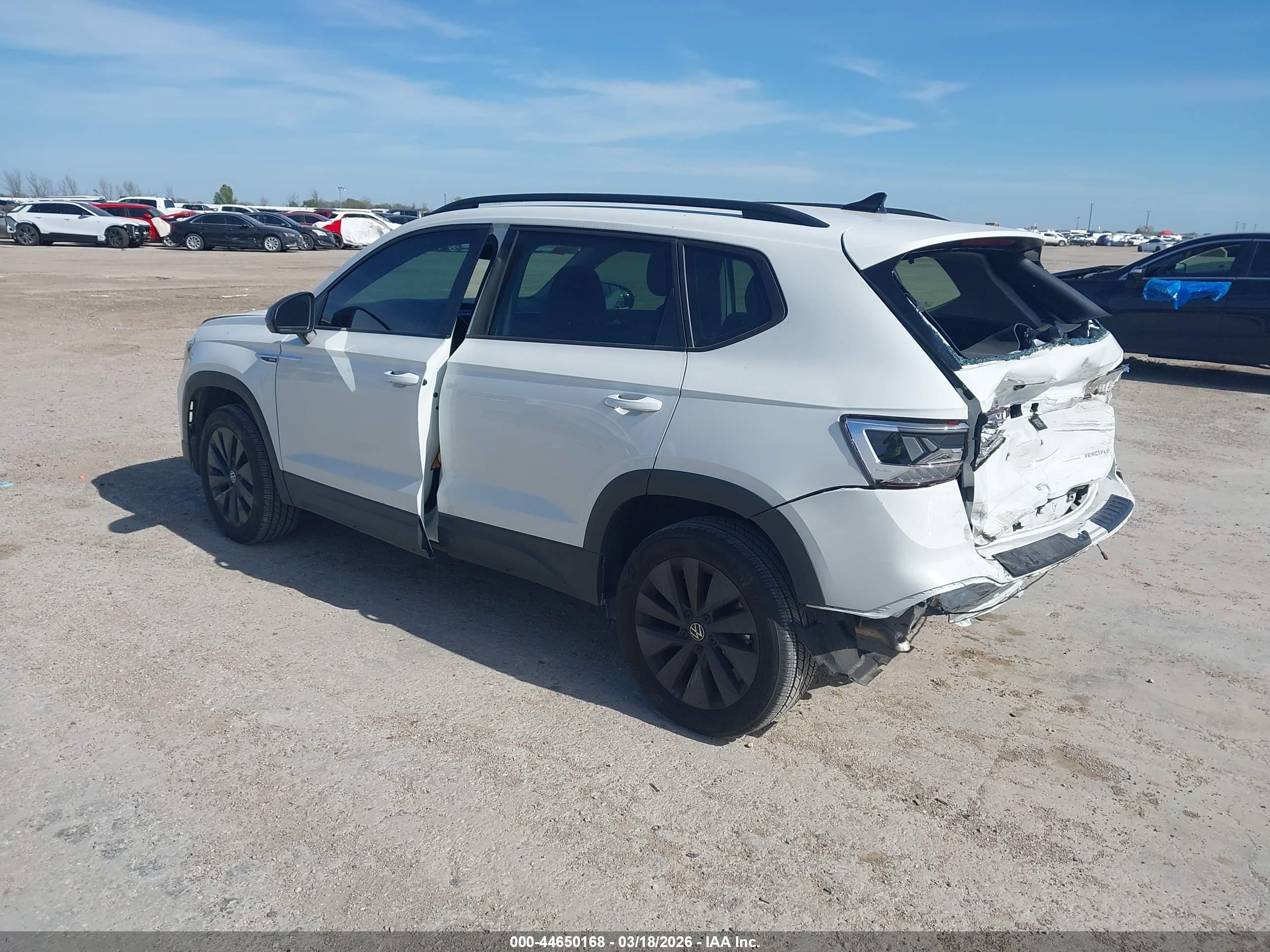 VOLKSWAGEN TAOS image 3