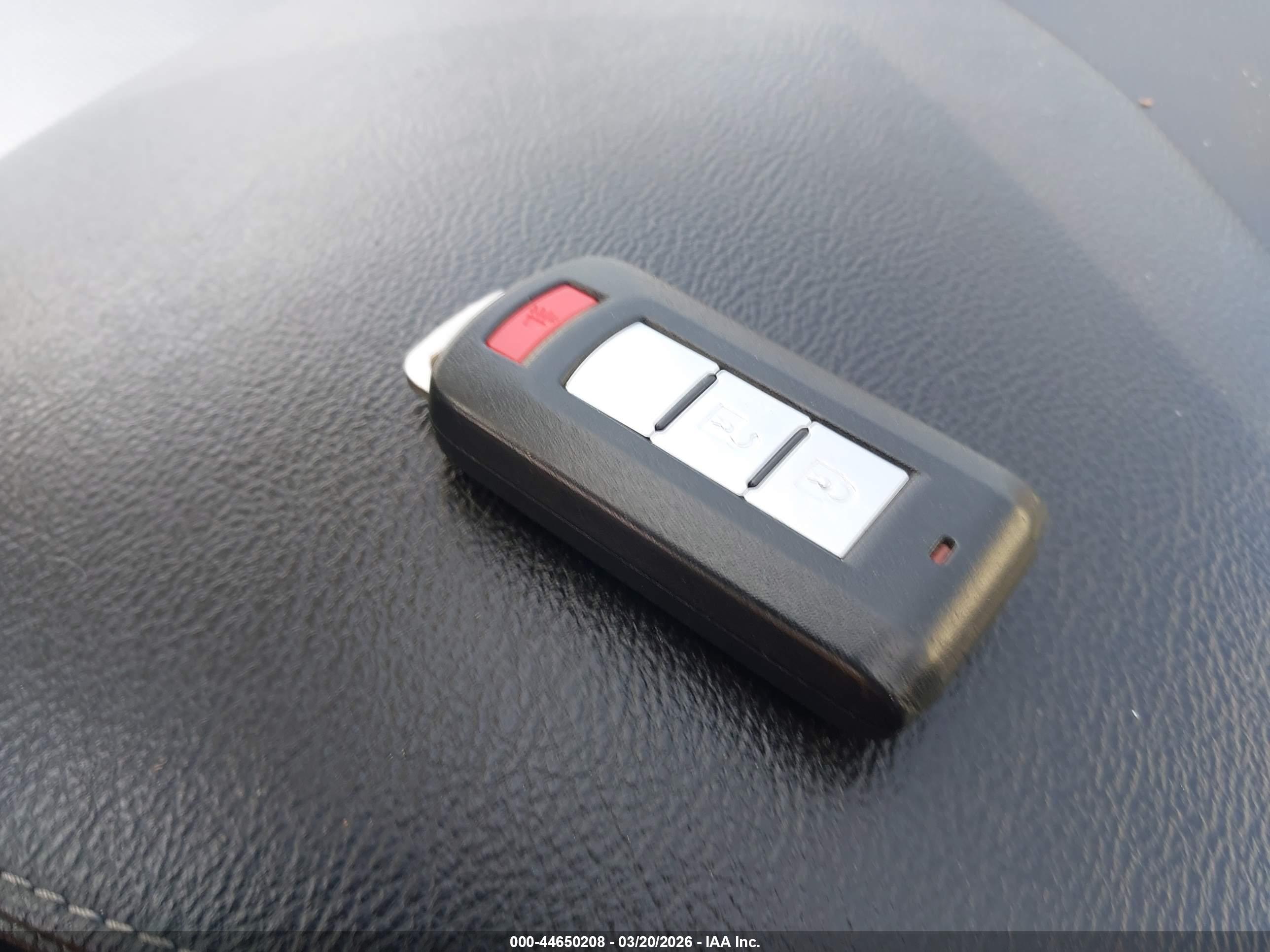 MITSUBISHI OUTLANDER image 11