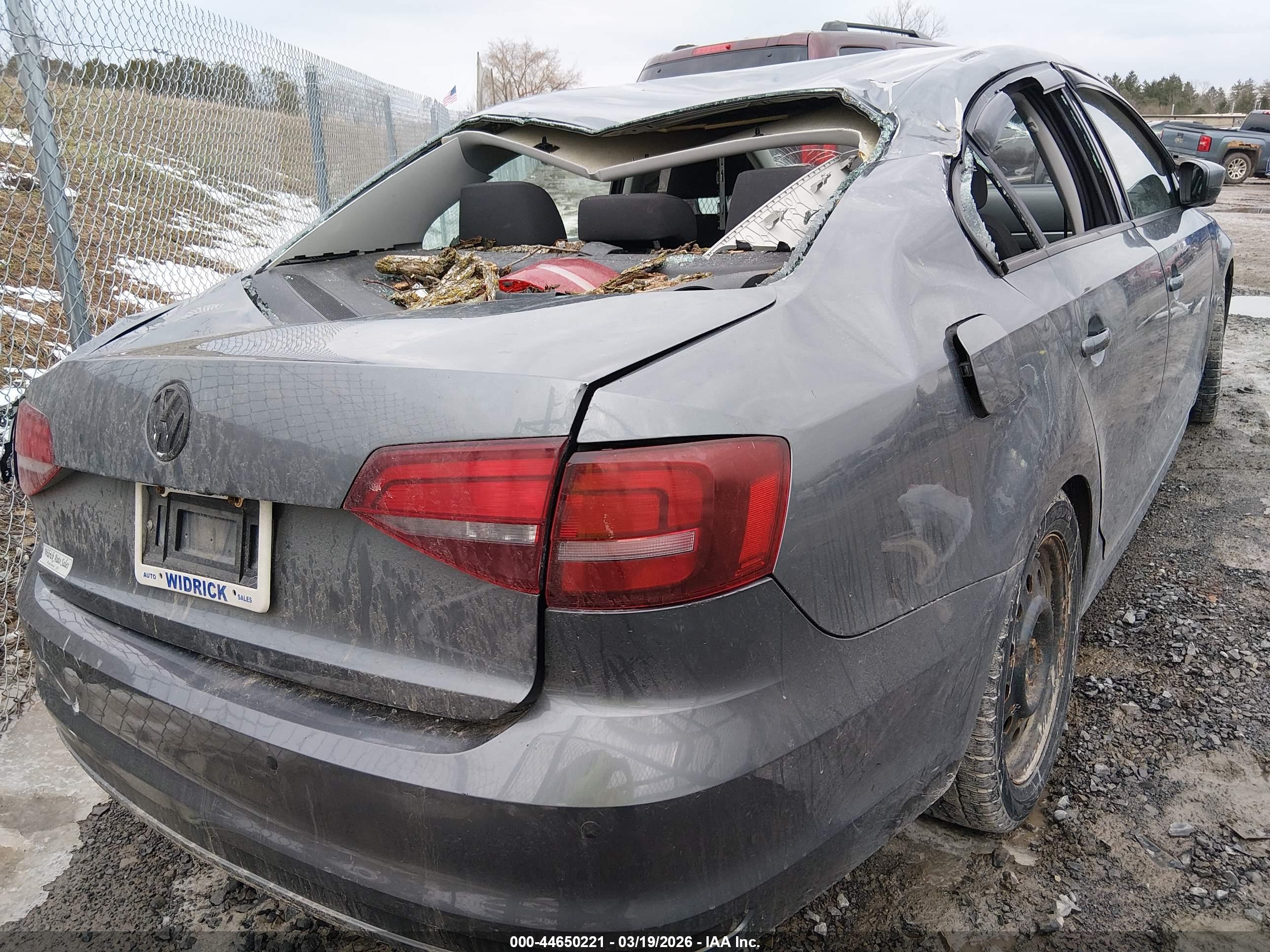VOLKSWAGEN JETTA image 4
