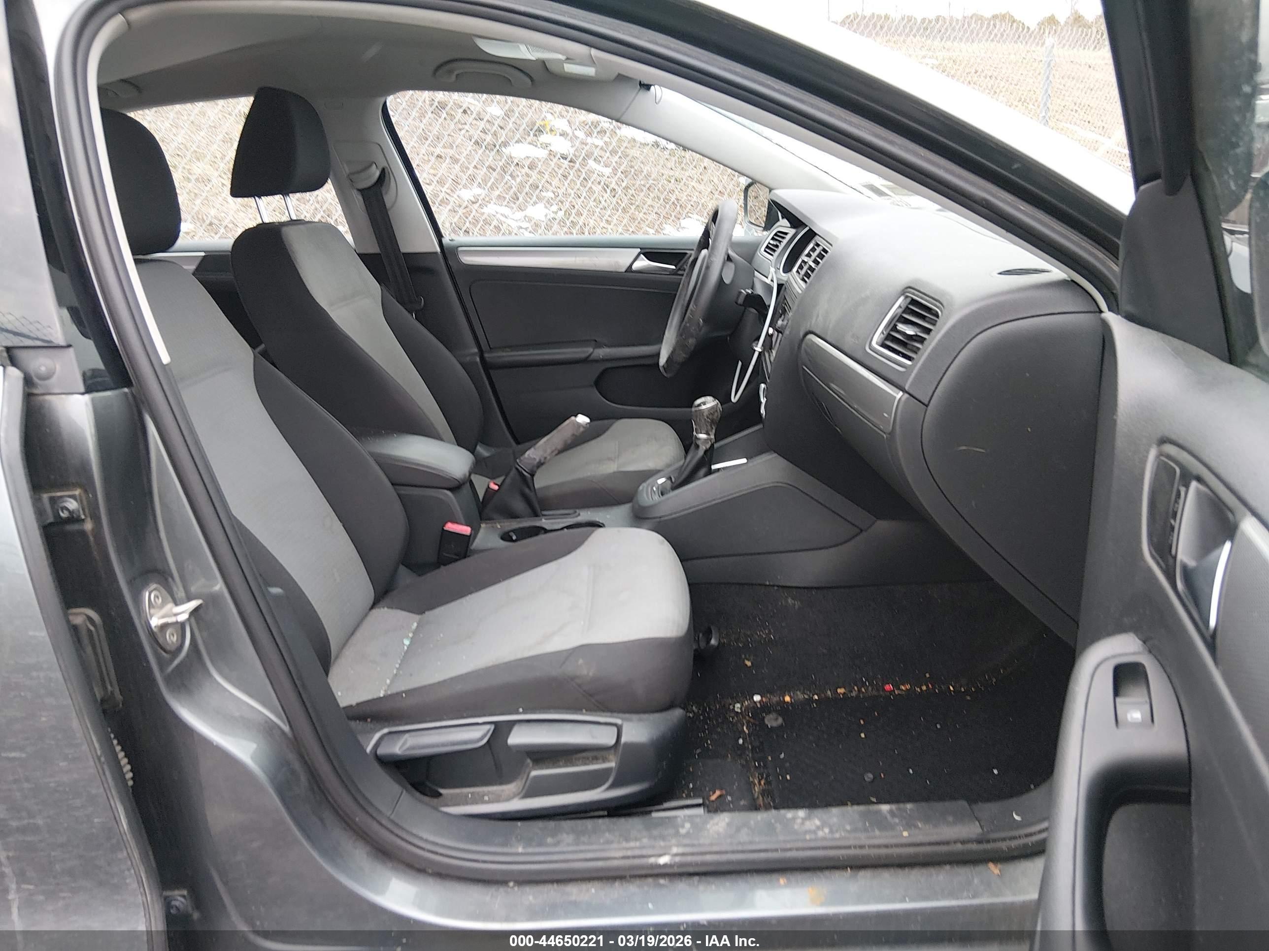 VOLKSWAGEN JETTA image 5