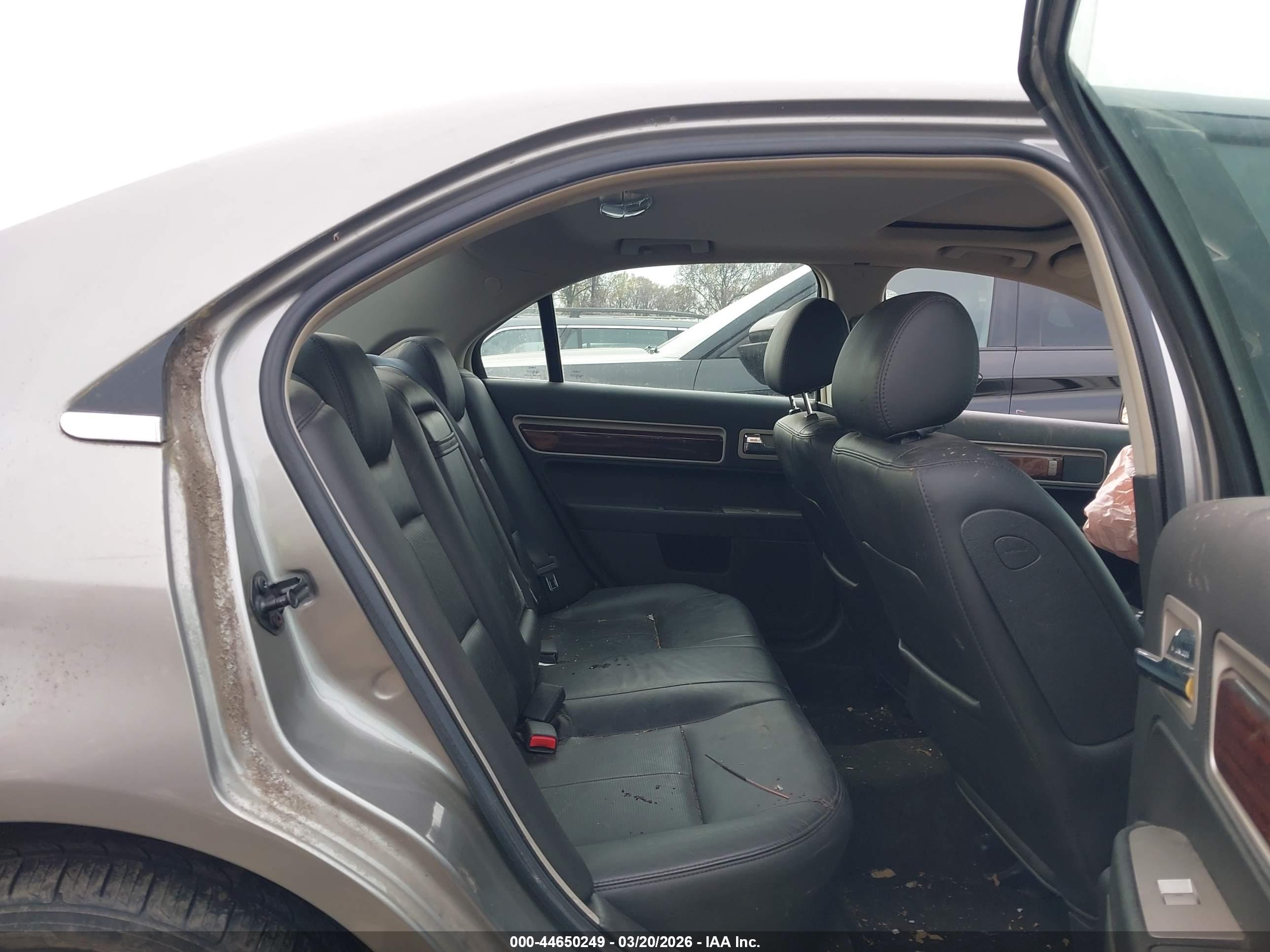 LINCOLN MKZ image 8