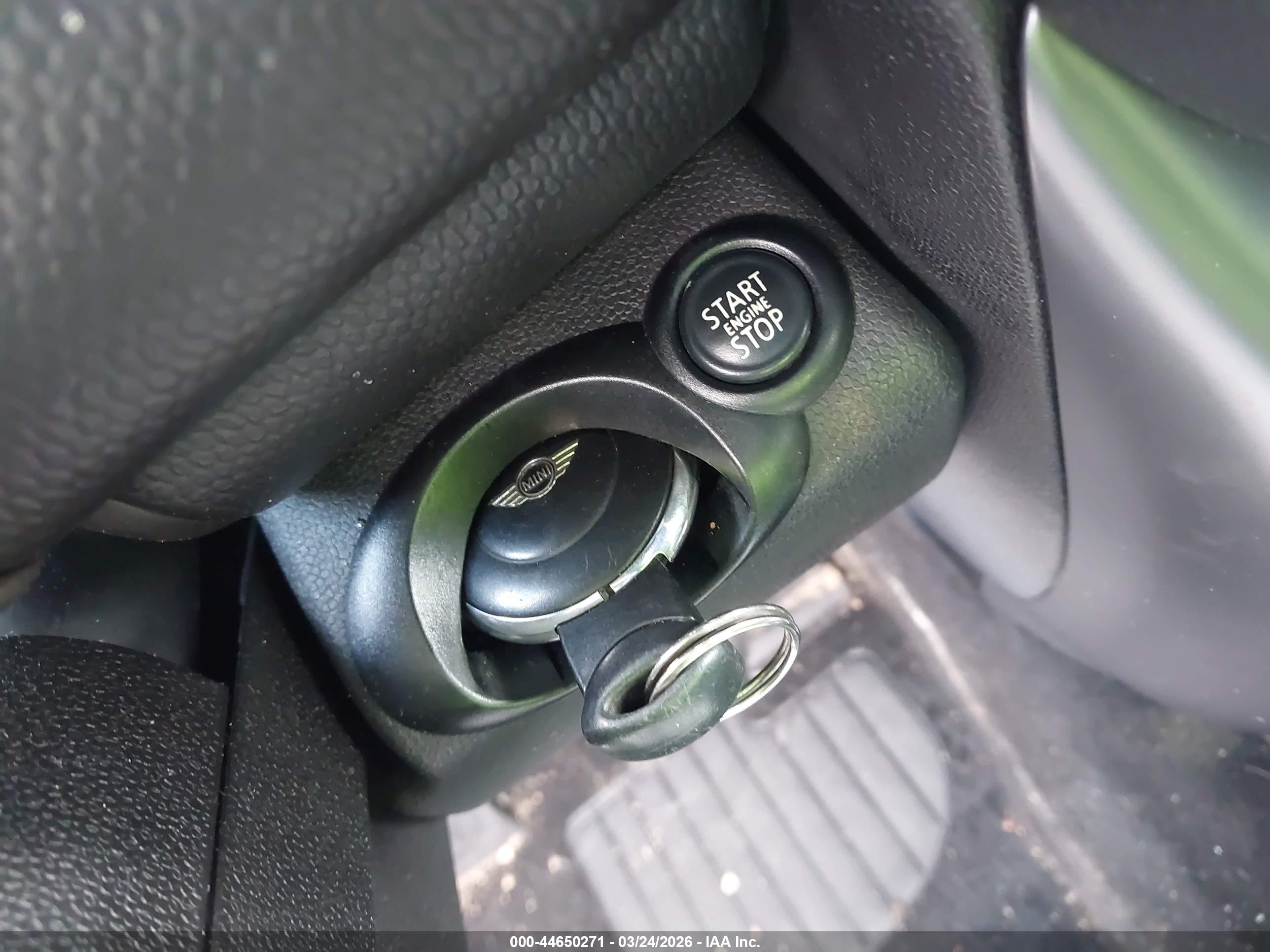 MINI COUNTRYMAN image 11