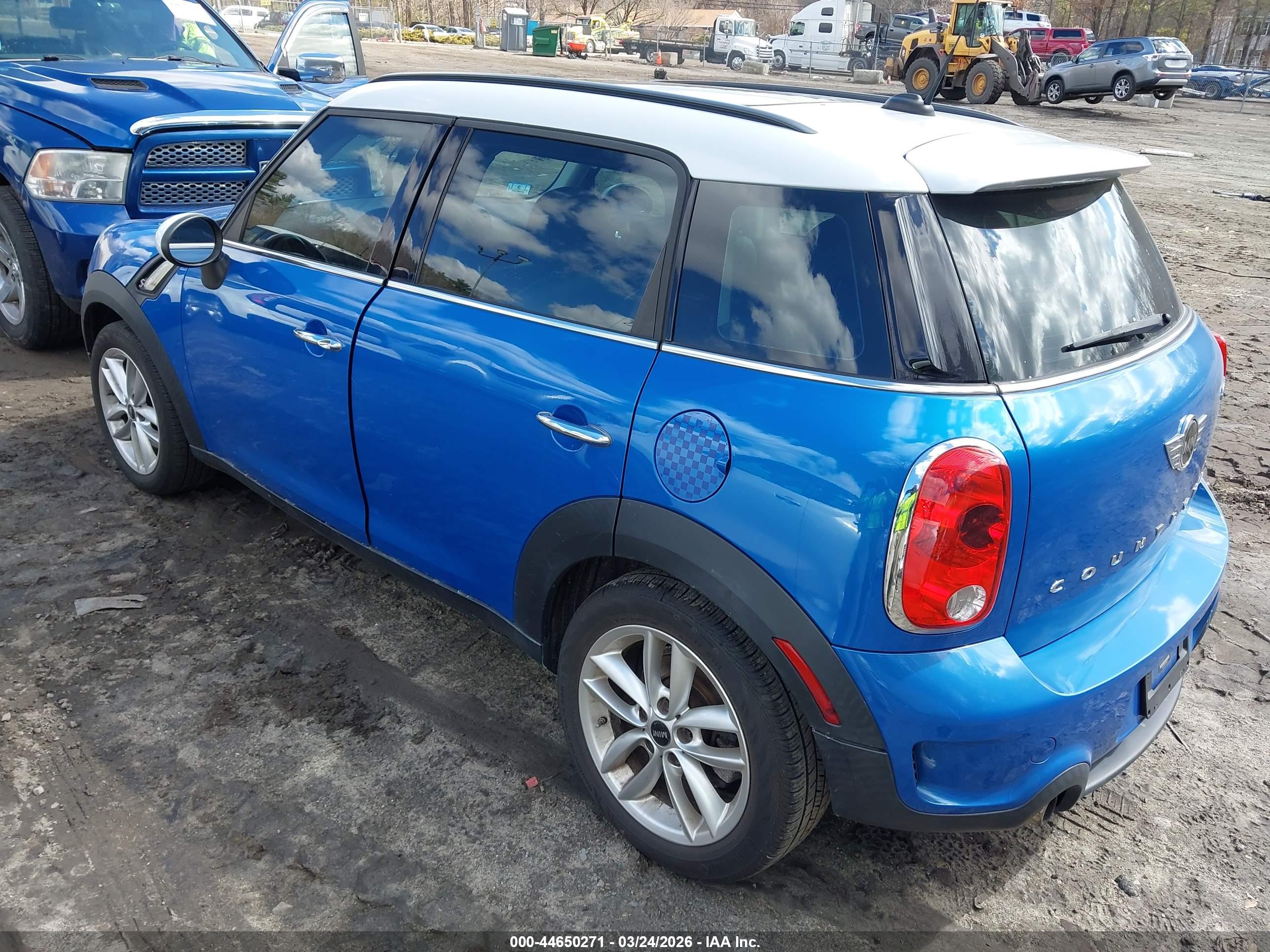 MINI COUNTRYMAN image 3