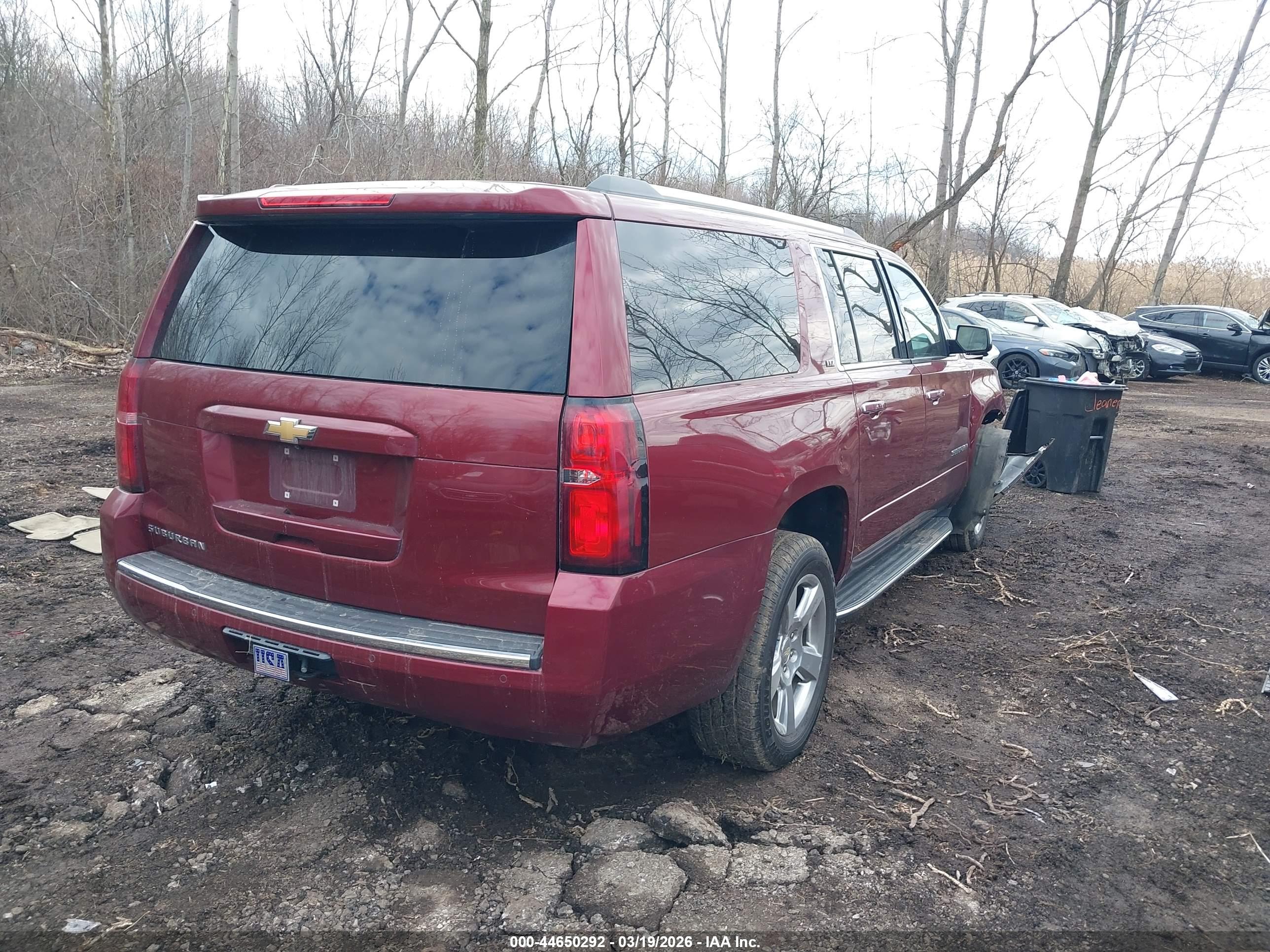 CHEVROLET SUBURBAN image 4
