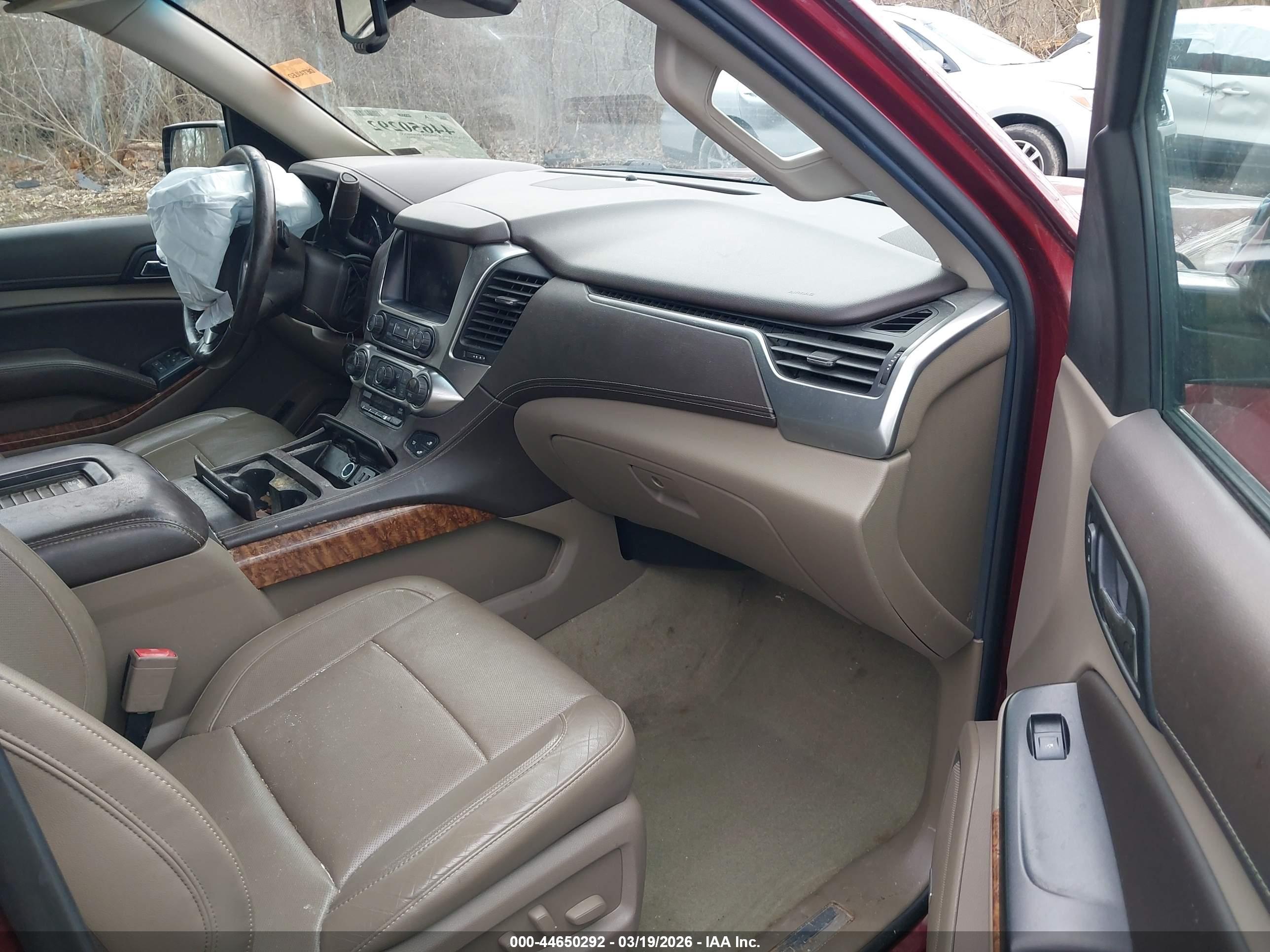 CHEVROLET SUBURBAN image 5