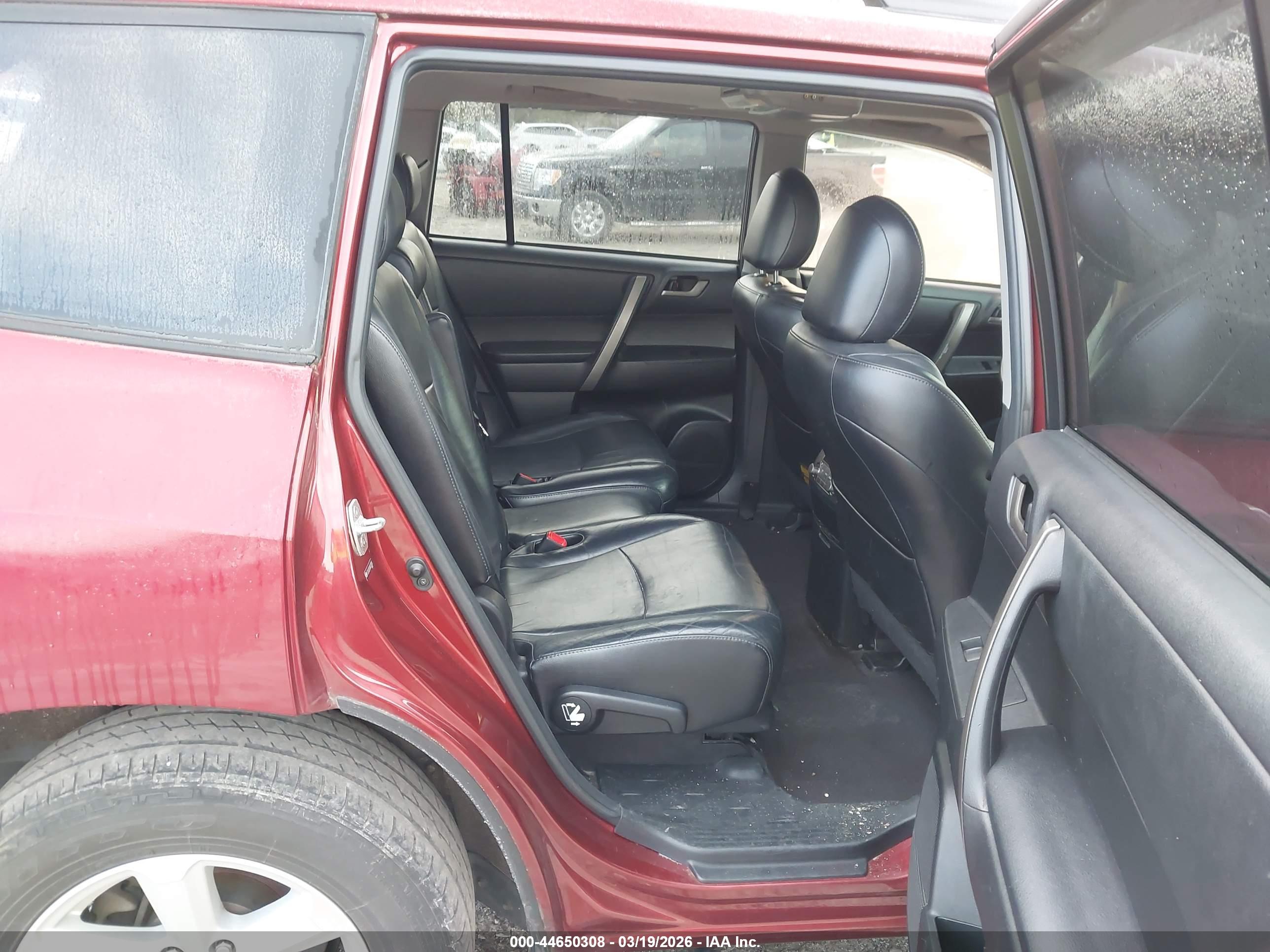 TOYOTA HIGHLANDER image 8