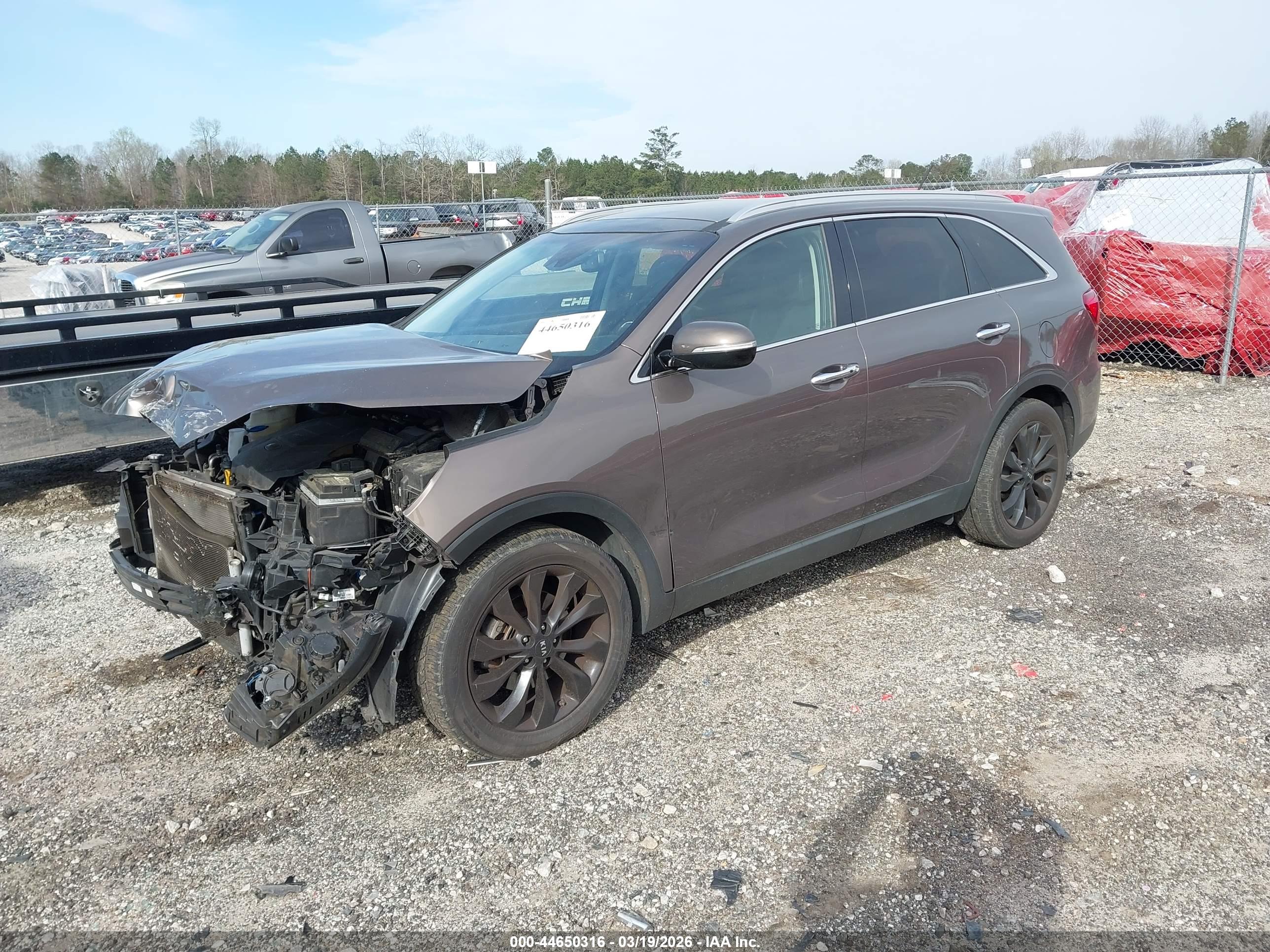 KIA SORENTO image 2