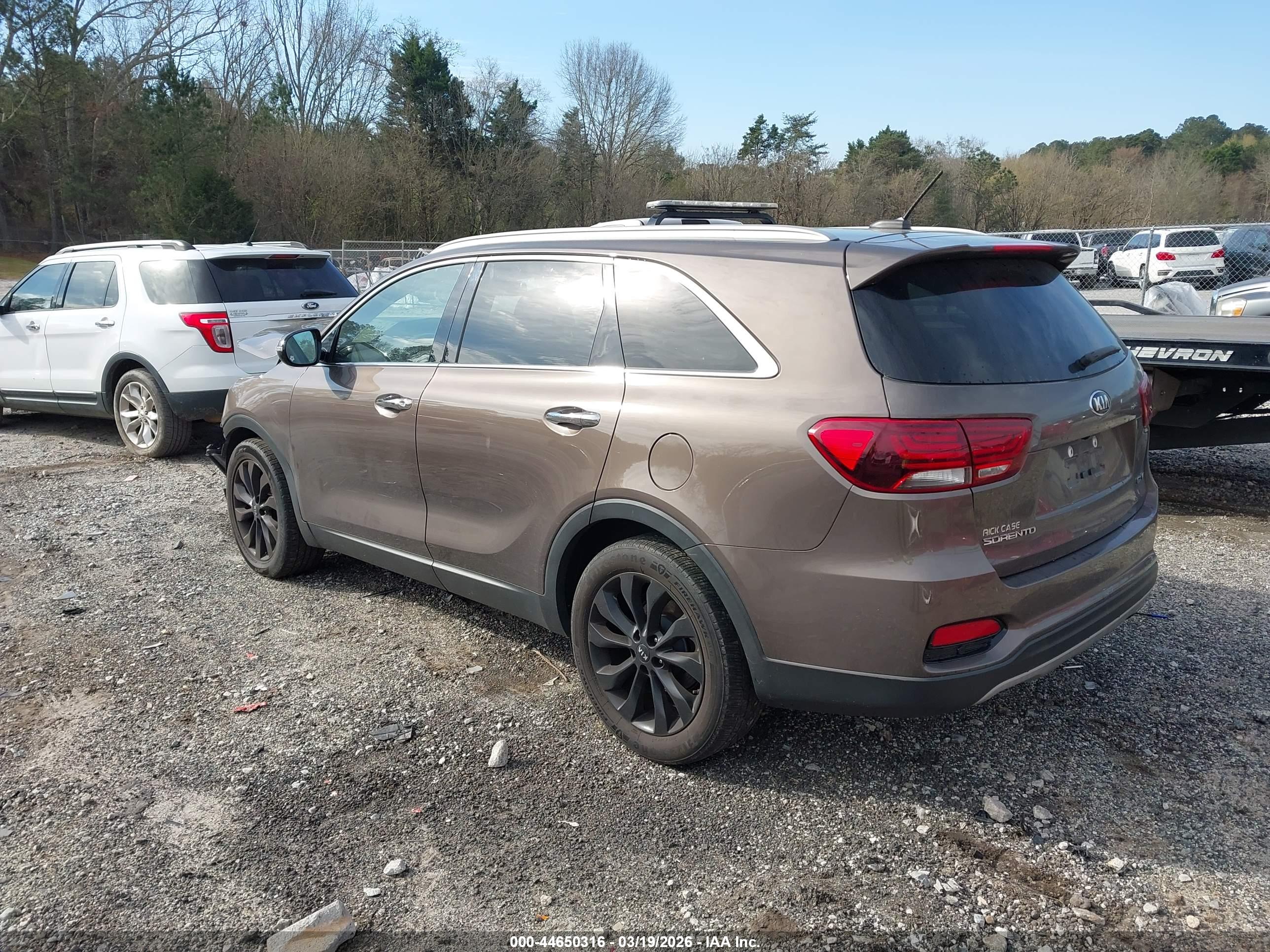 KIA SORENTO image 3