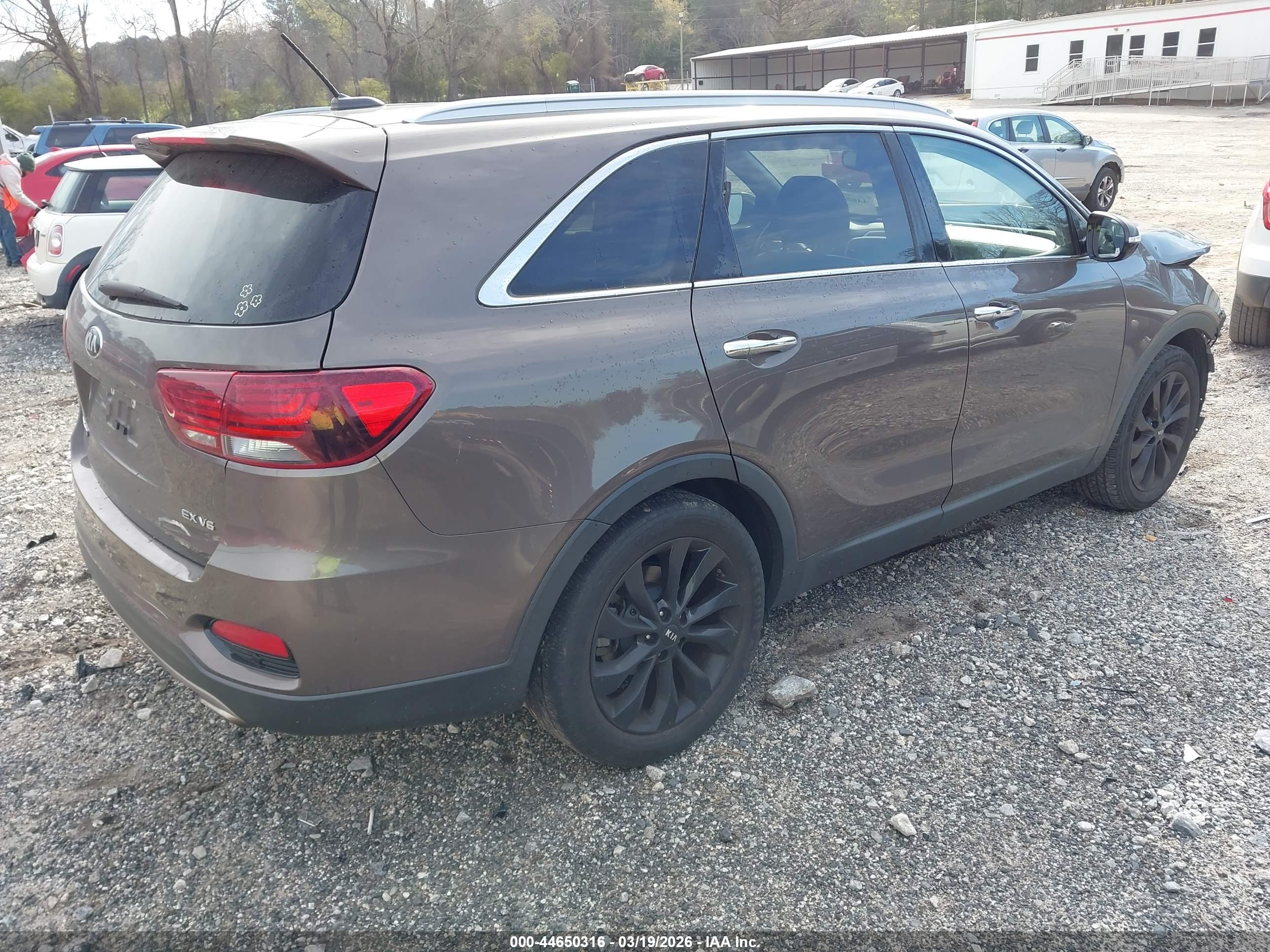 KIA SORENTO image 4