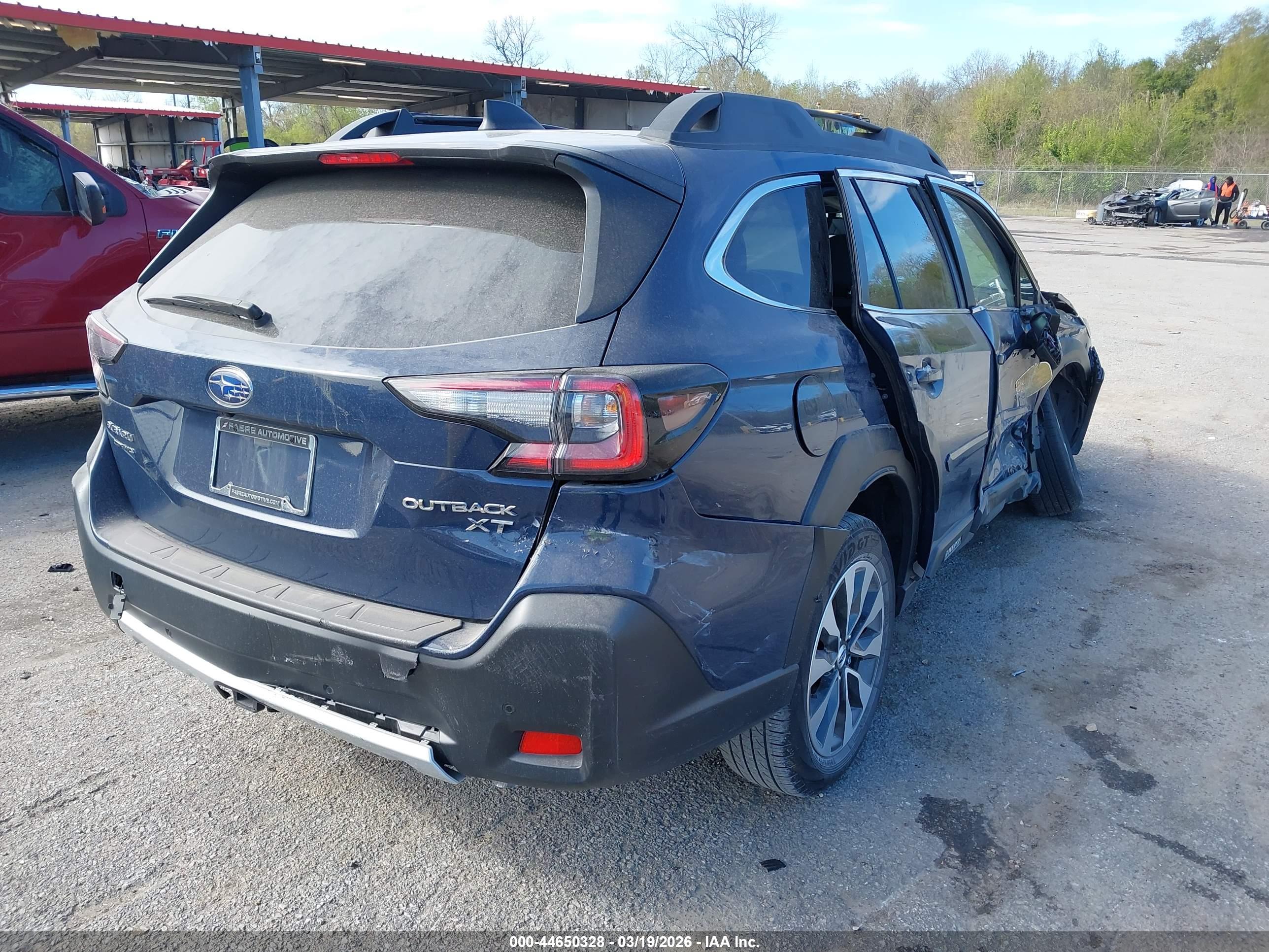 SUBARU OUTBACK image 4