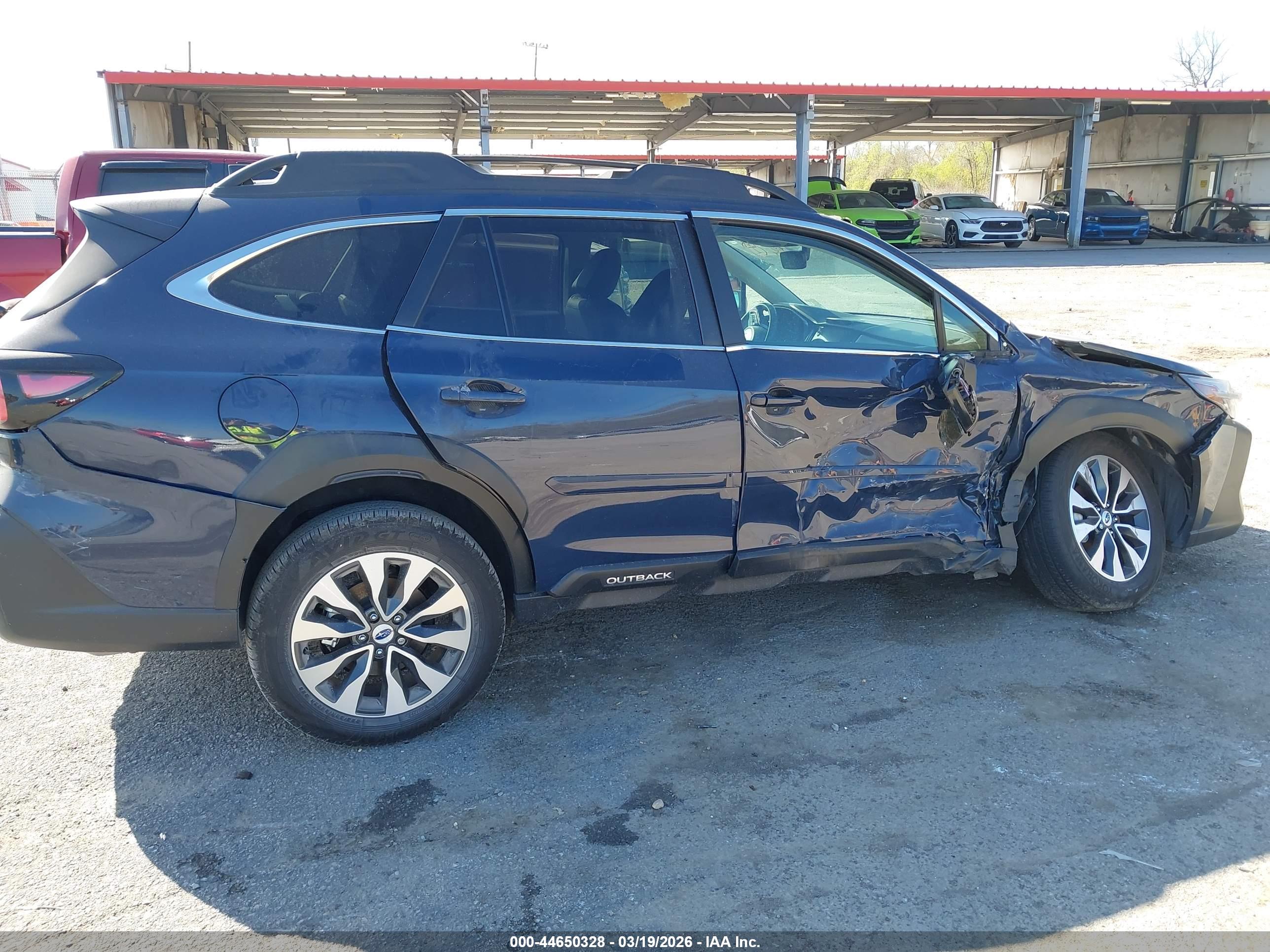 SUBARU OUTBACK image 6