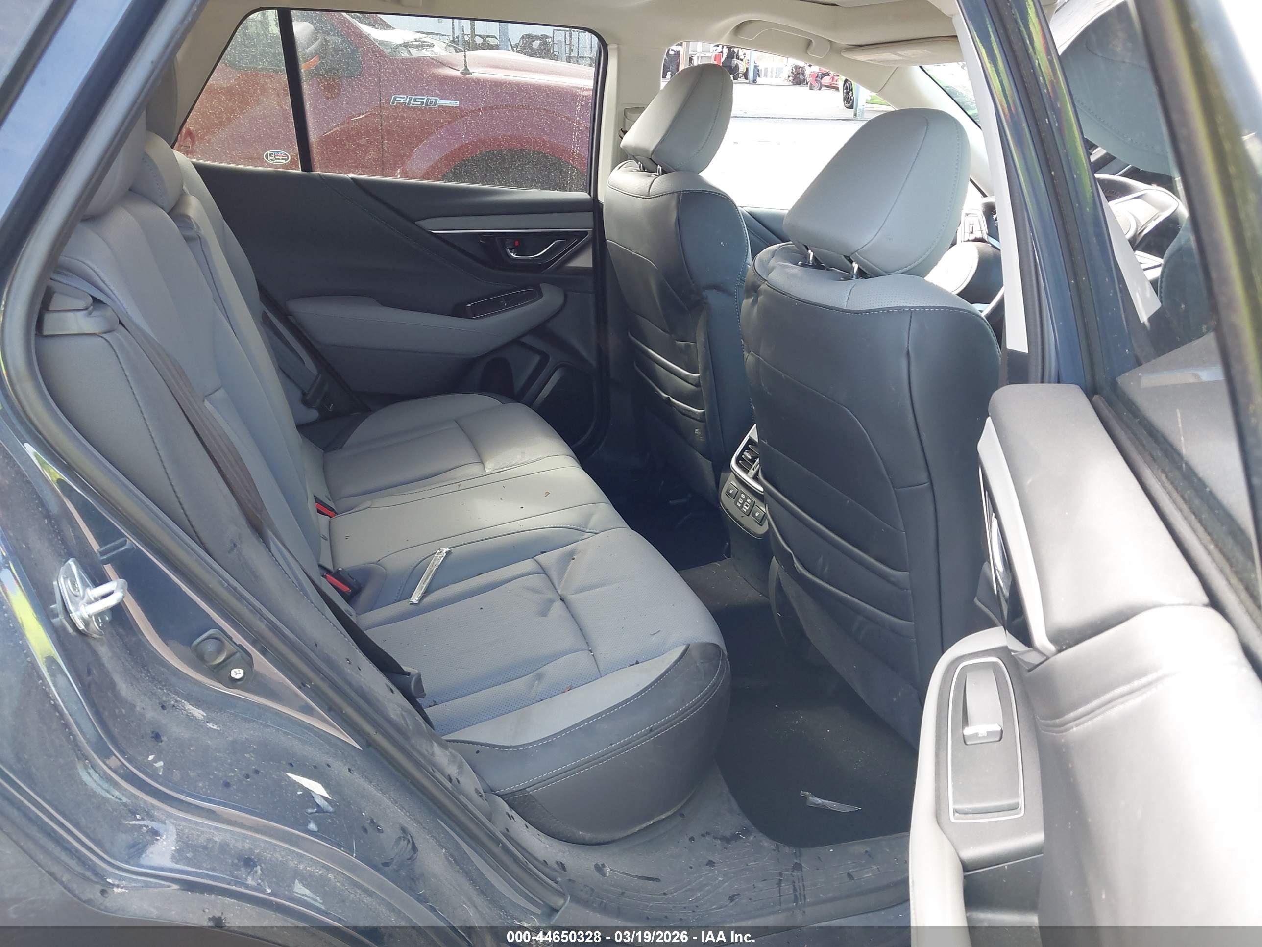 SUBARU OUTBACK image 8