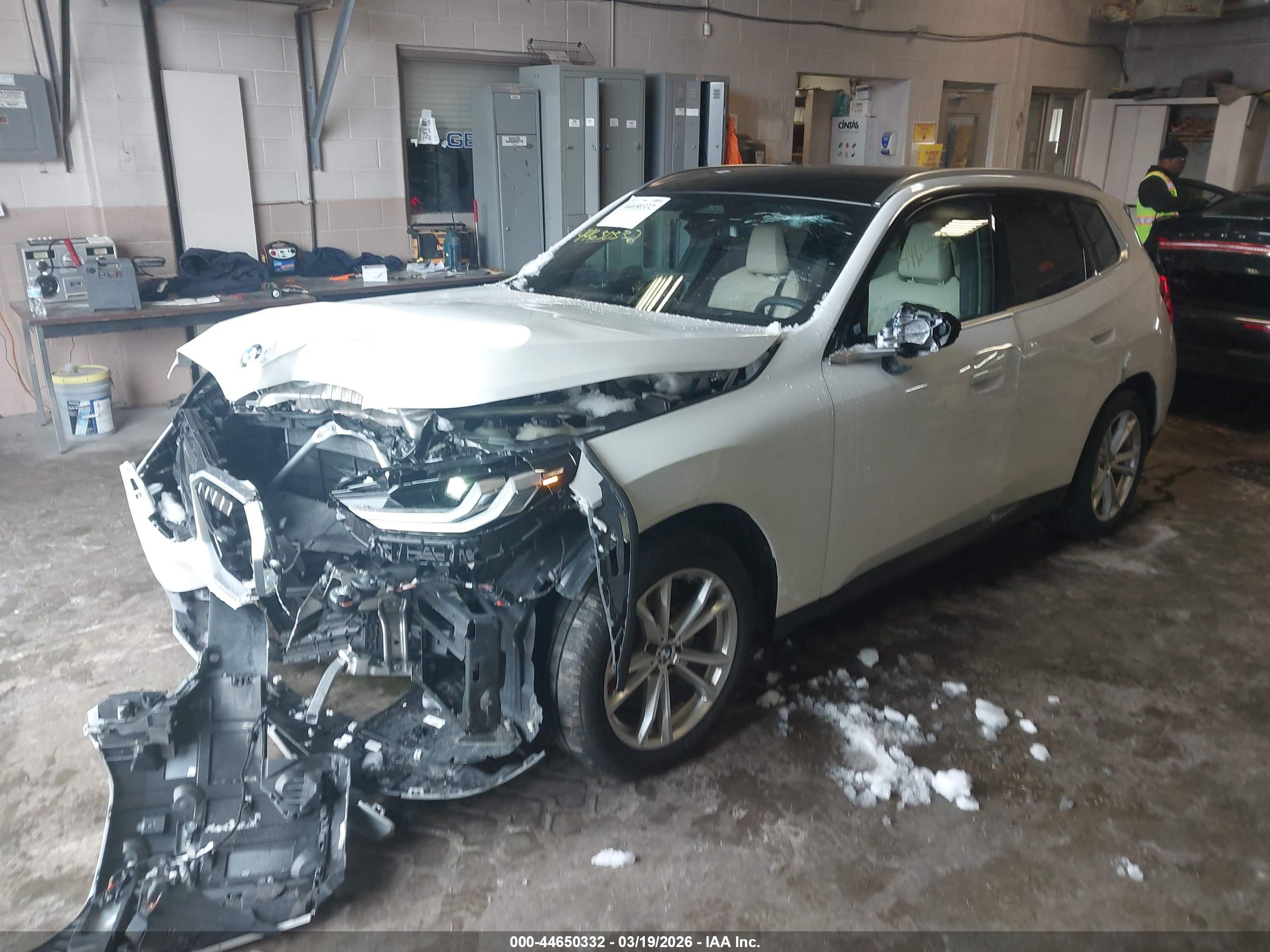 BMW X3 image 2