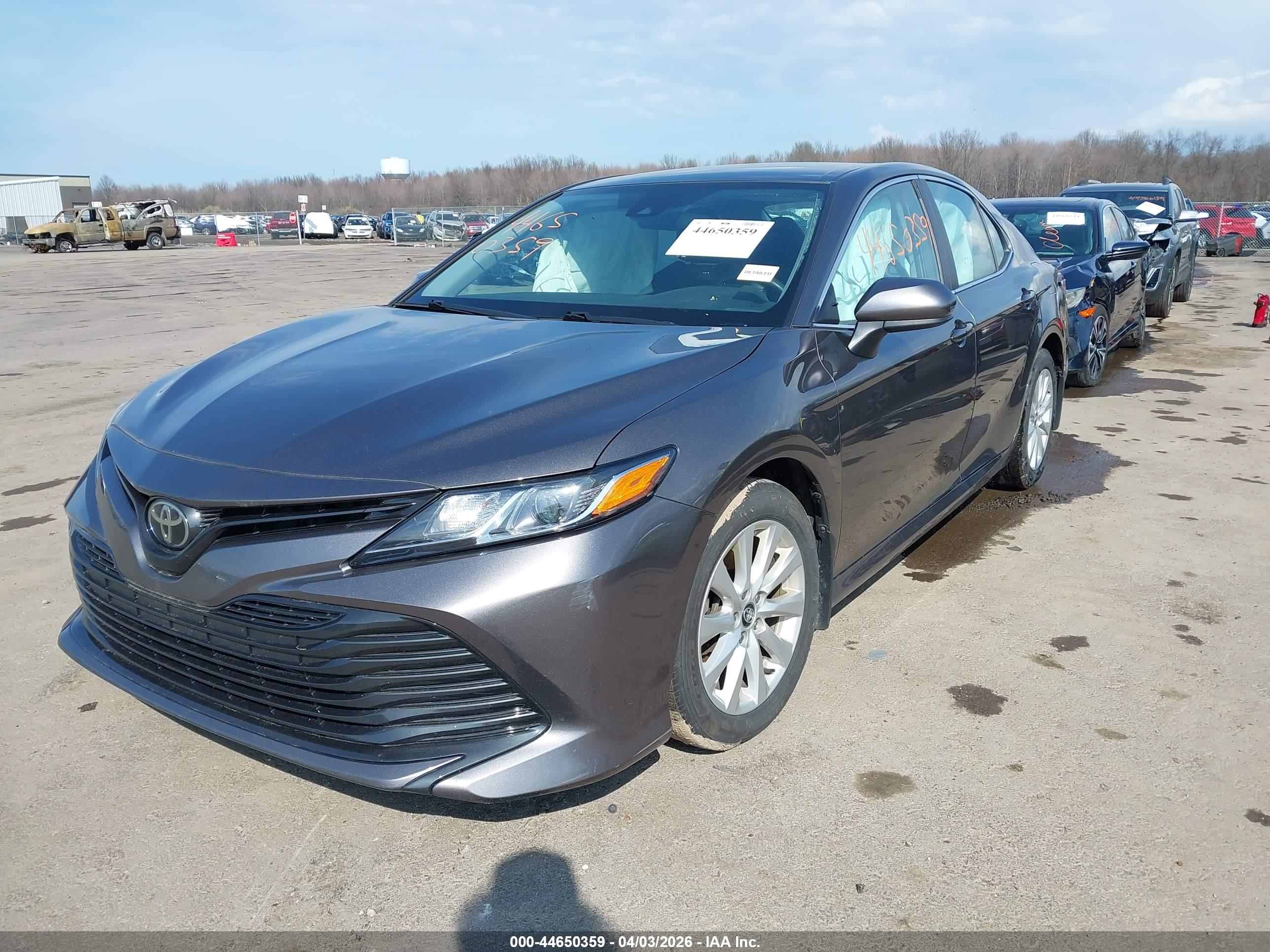 TOYOTA CAMRY image 2