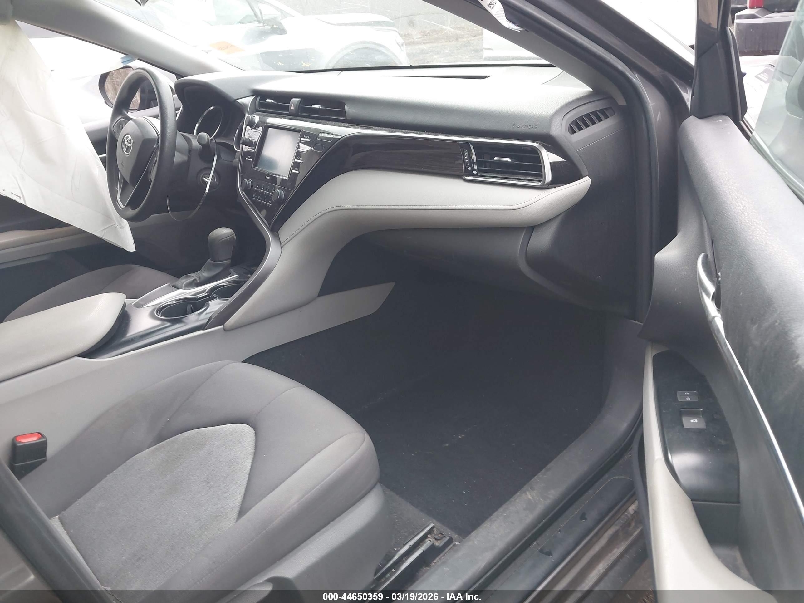 TOYOTA CAMRY image 5