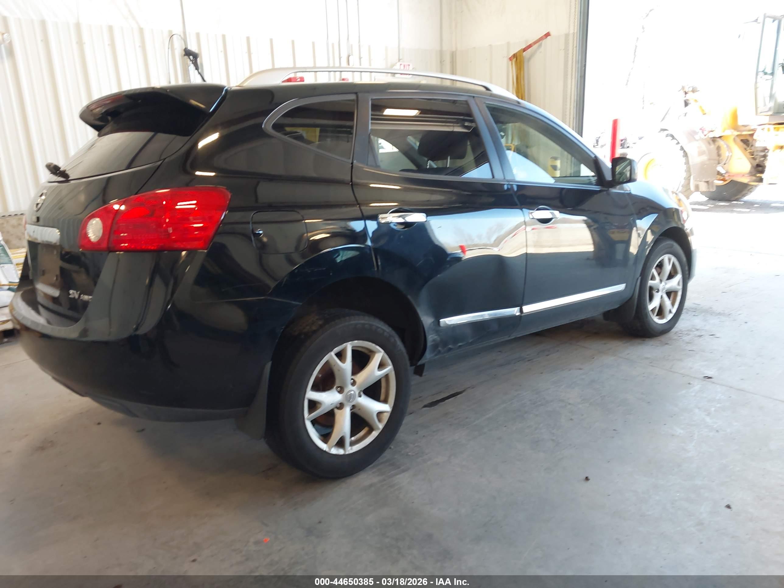 NISSAN ROGUE image 4