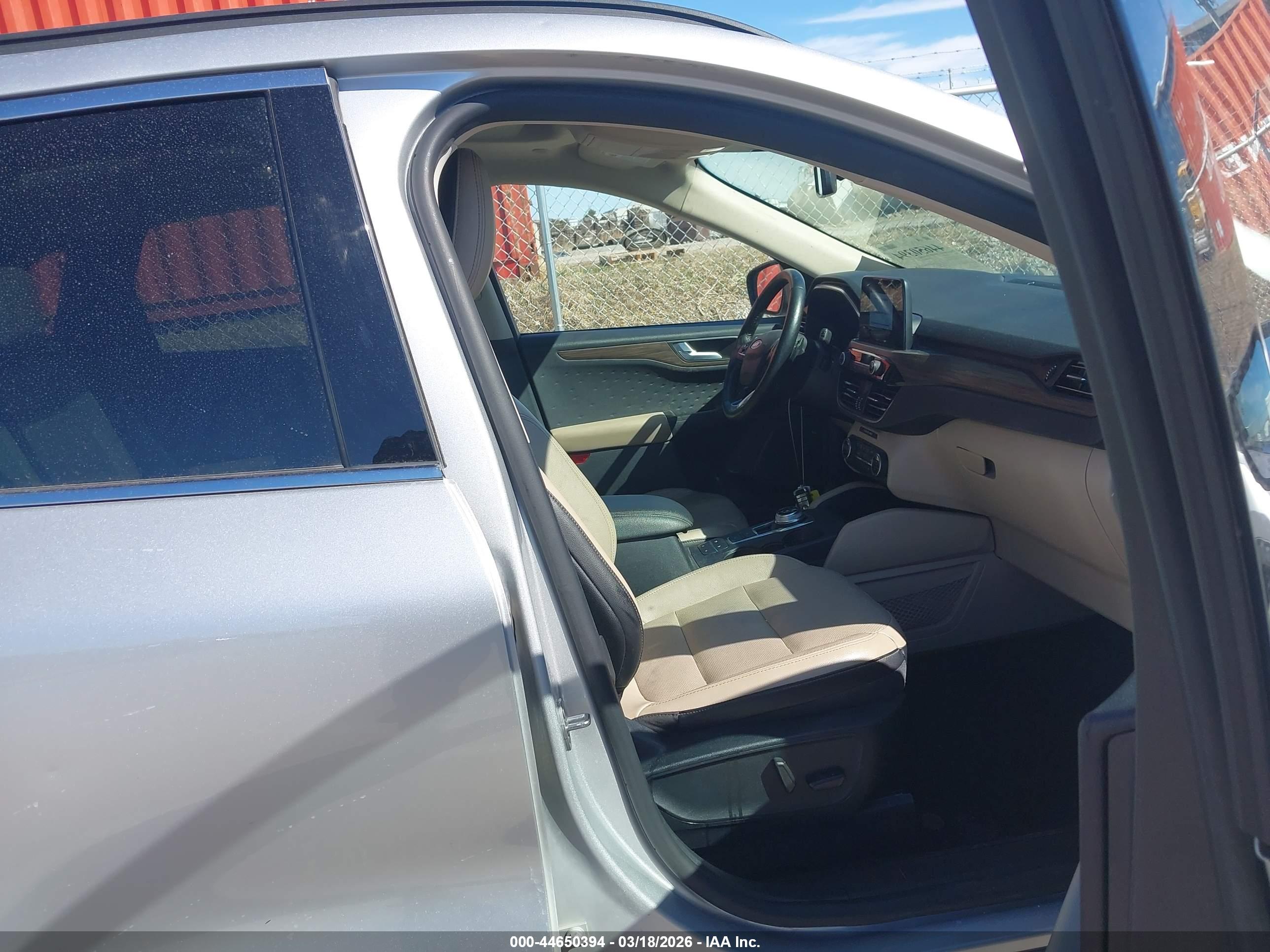 FORD ESCAPE image 5