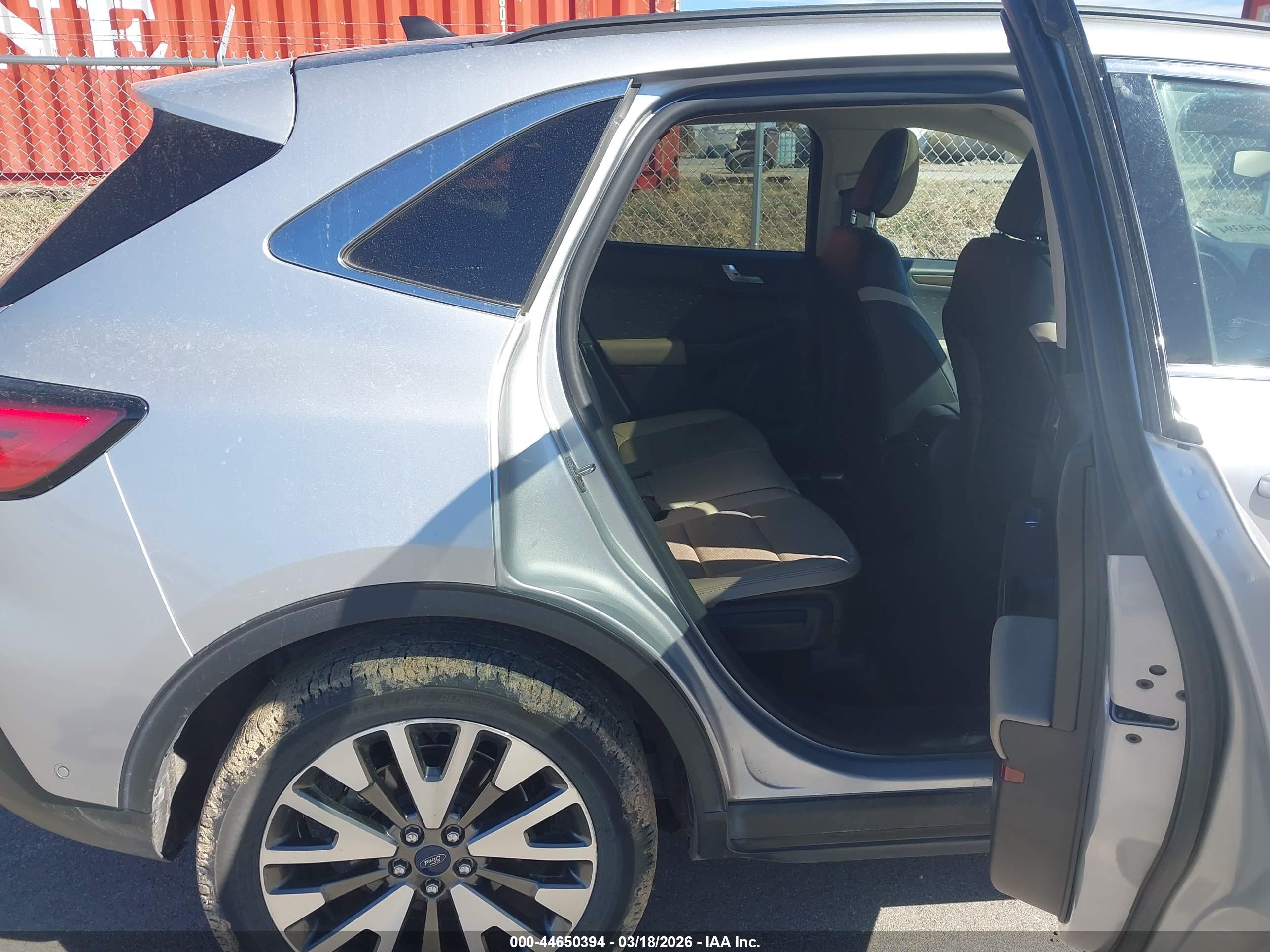 FORD ESCAPE image 8