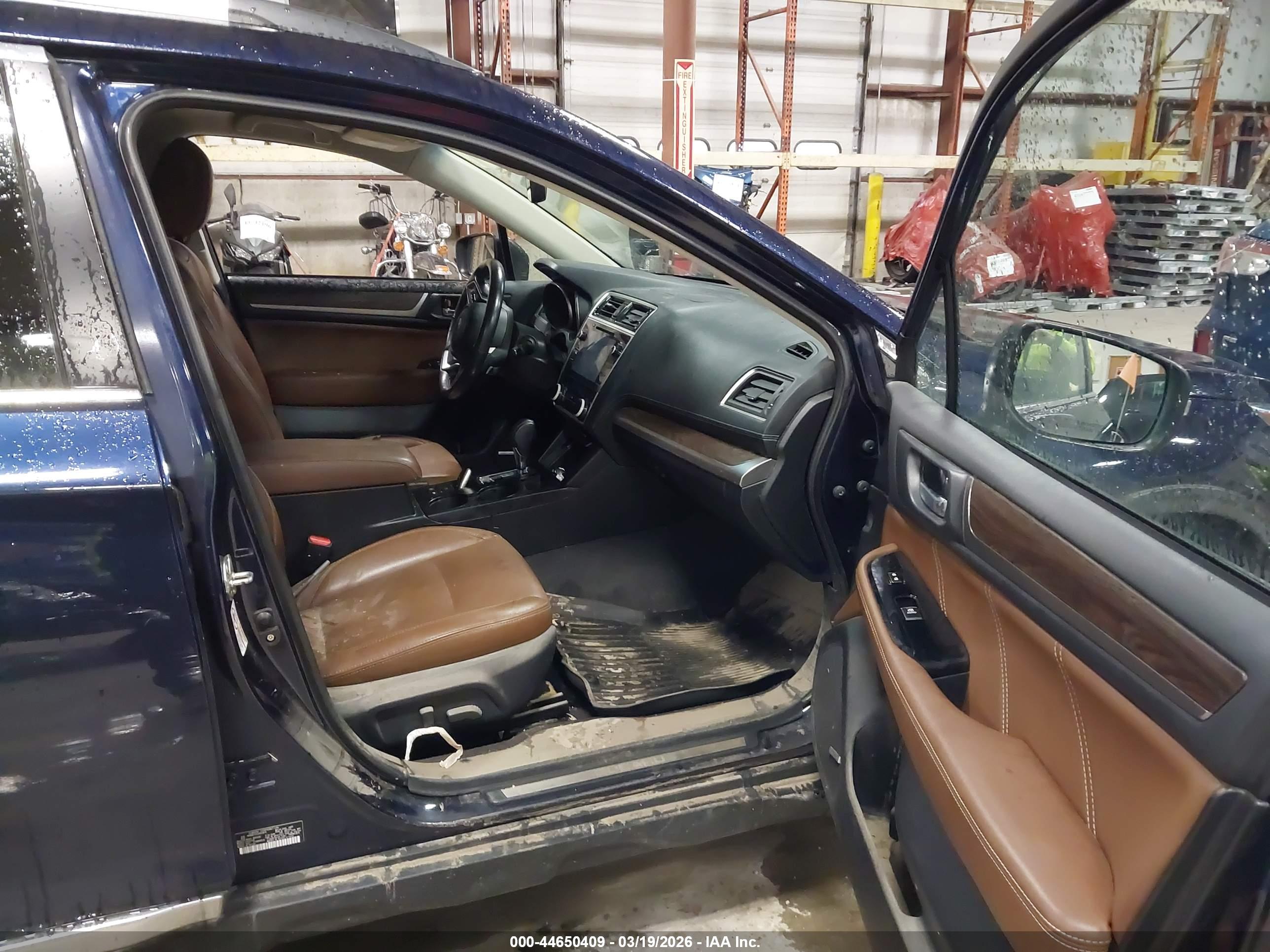 SUBARU OUTBACK image 5