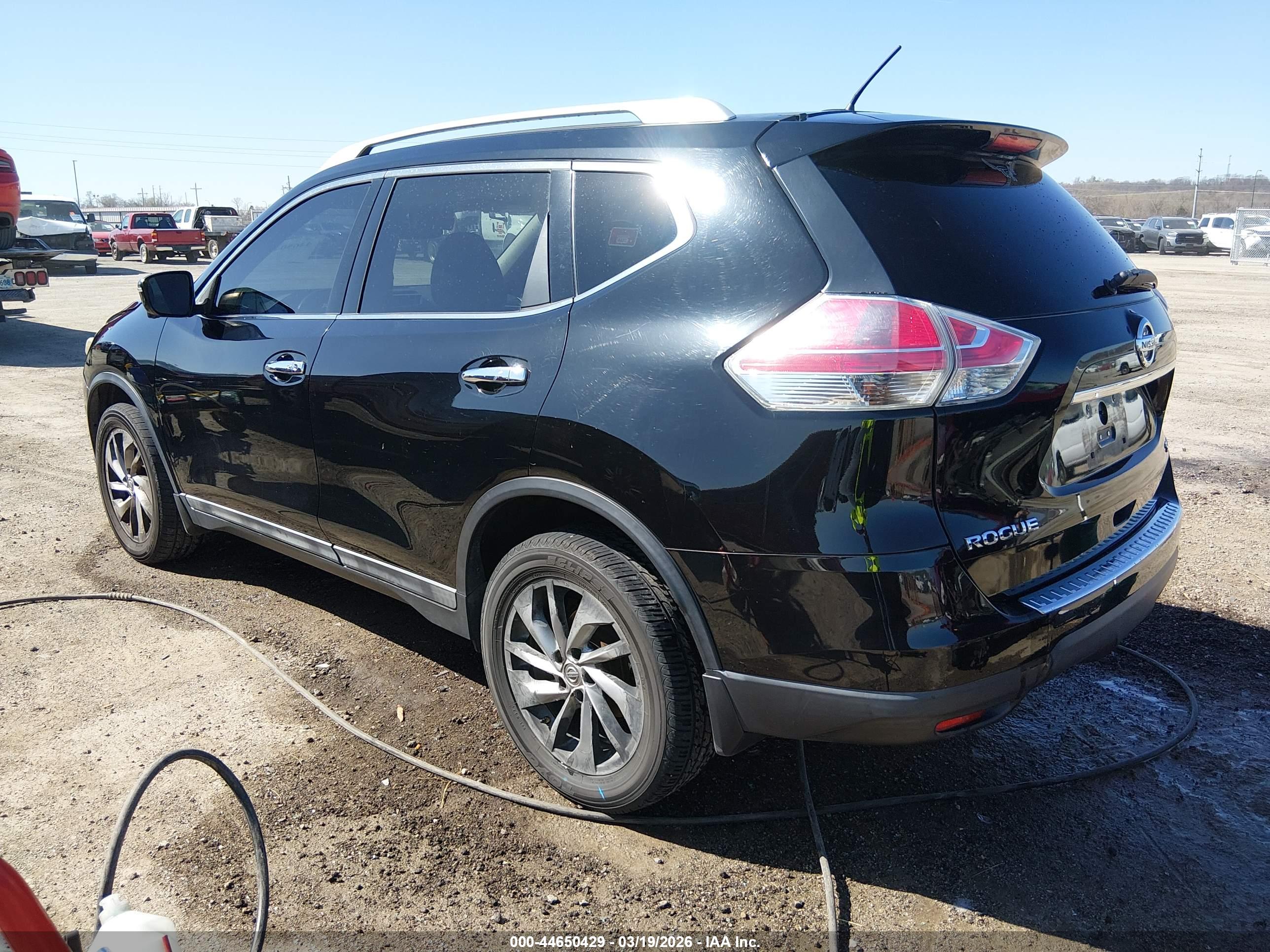 NISSAN ROGUE image 3