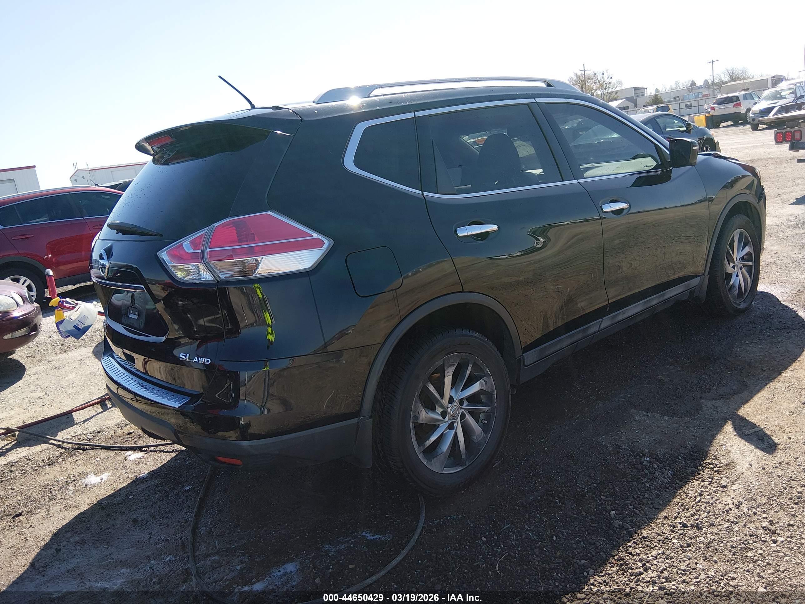 NISSAN ROGUE image 4