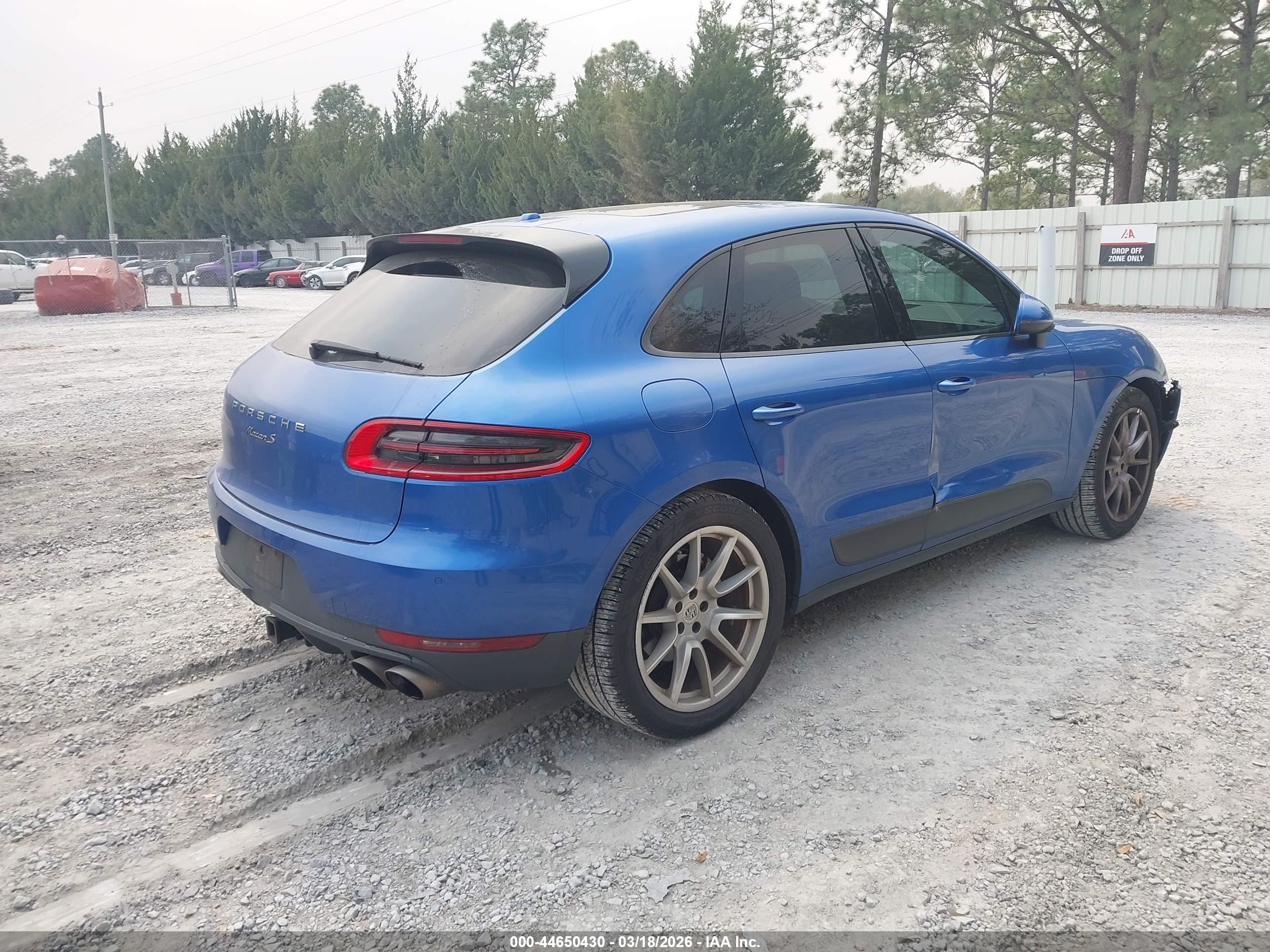 PORSCHE MACAN image 4