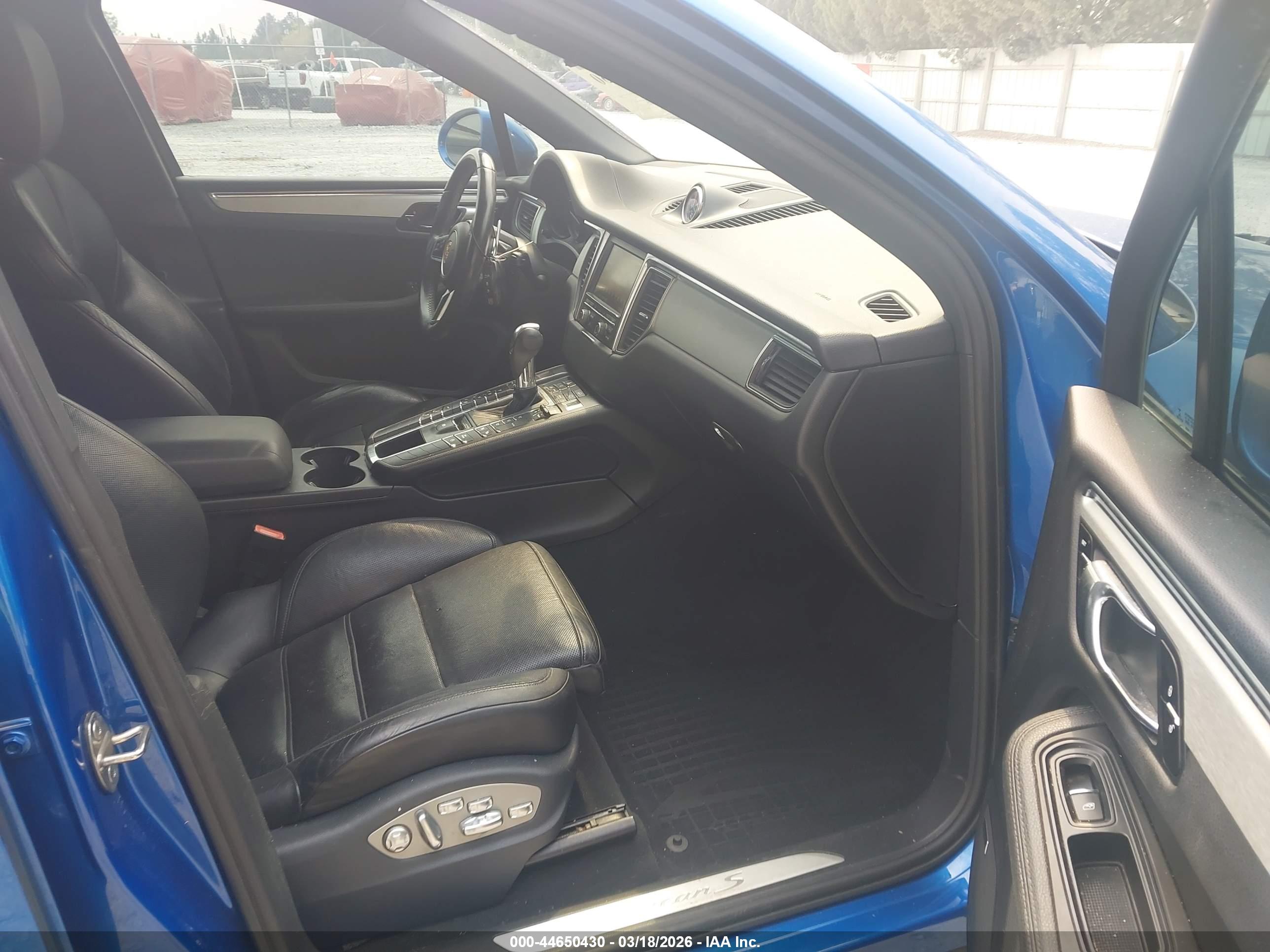 PORSCHE MACAN image 5