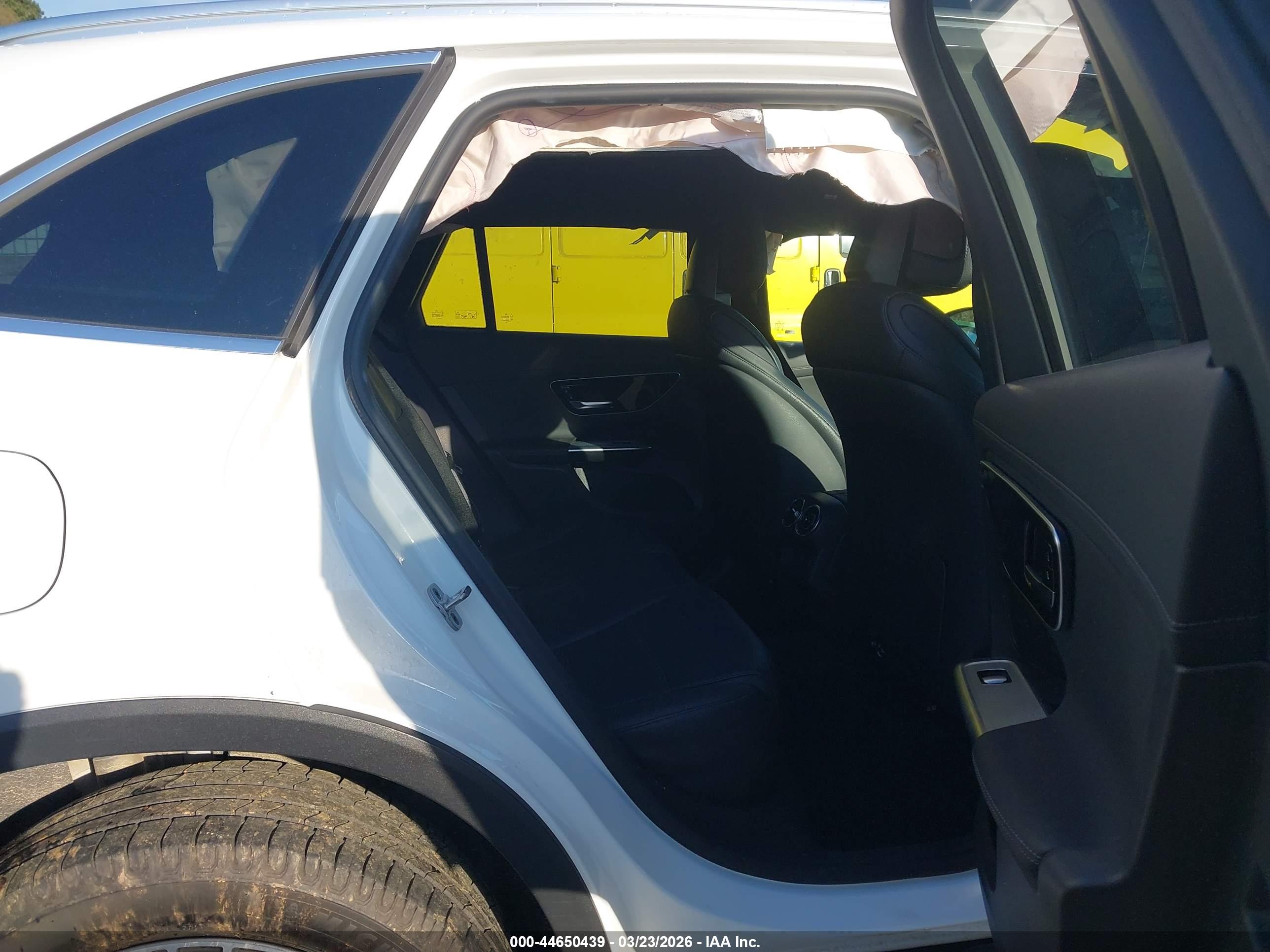 MERCEDES-BENZ GLC image 8