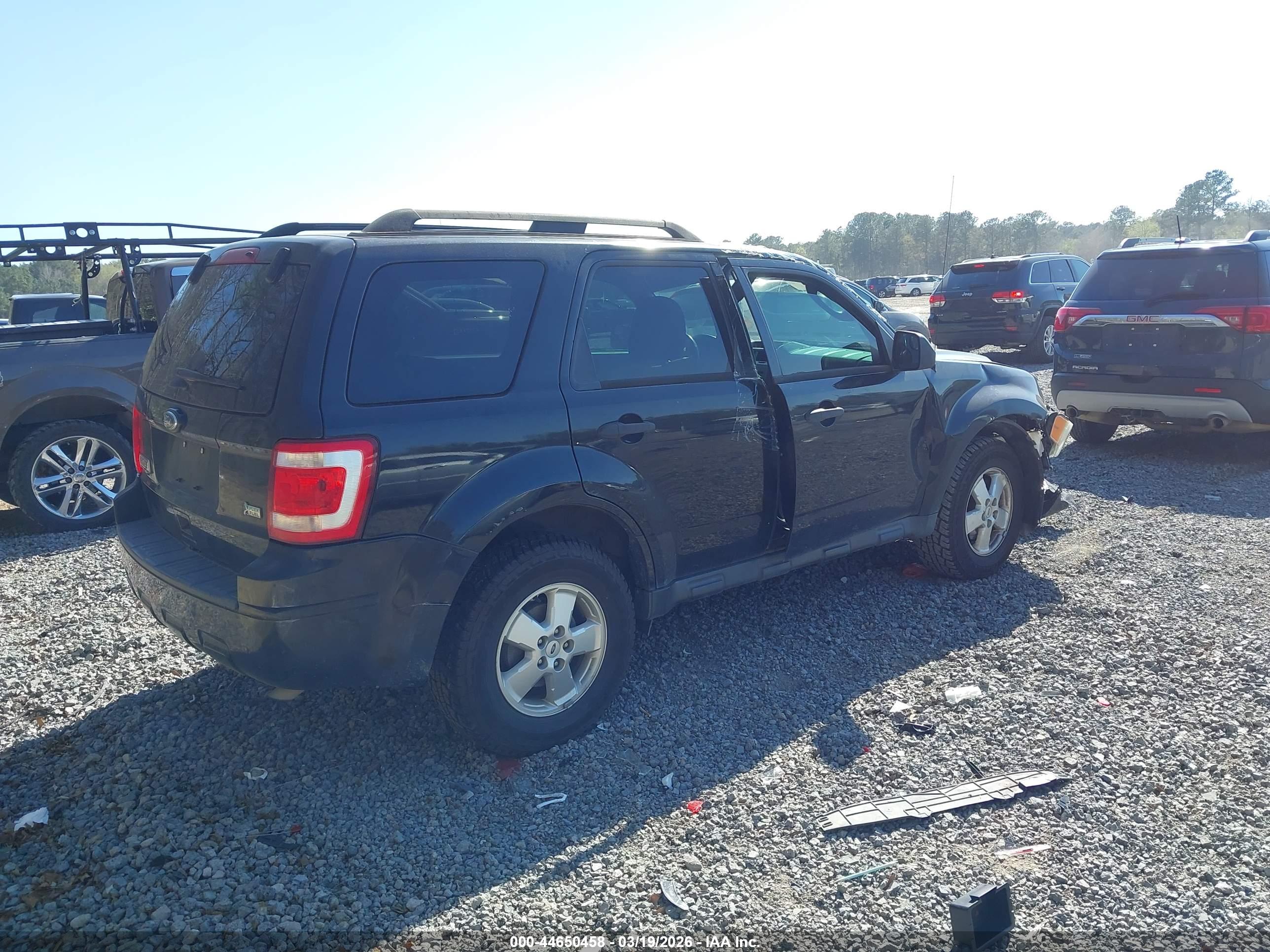 FORD ESCAPE image 4