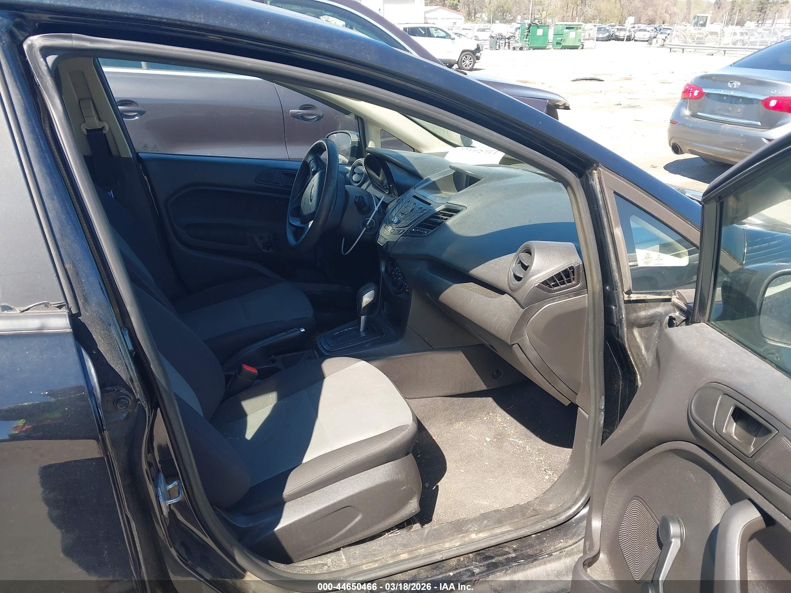FORD FIESTA image 5