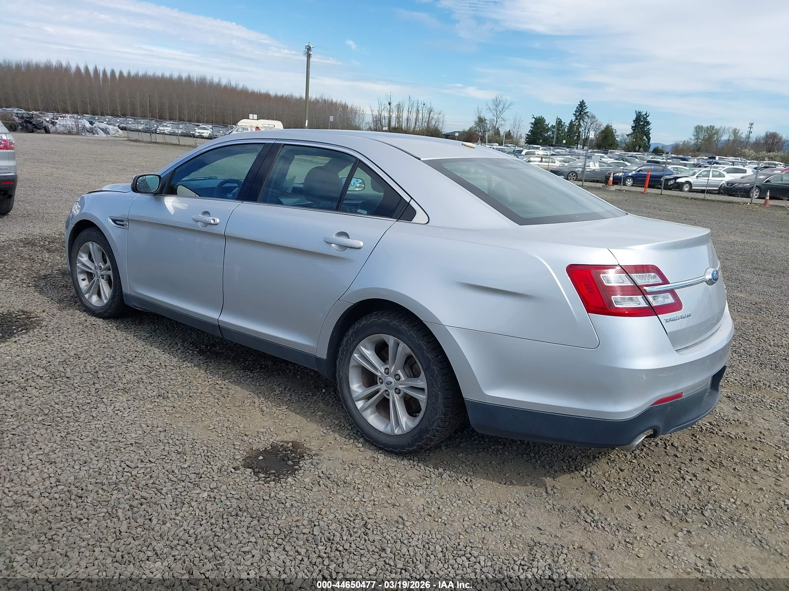 FORD TAURUS image 3