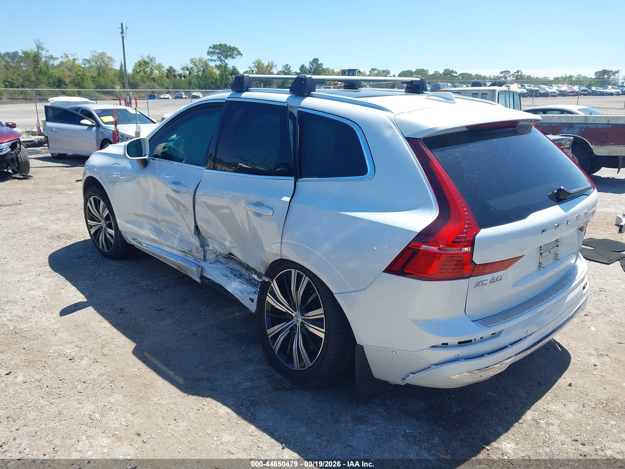 VOLVO XC60 image 3