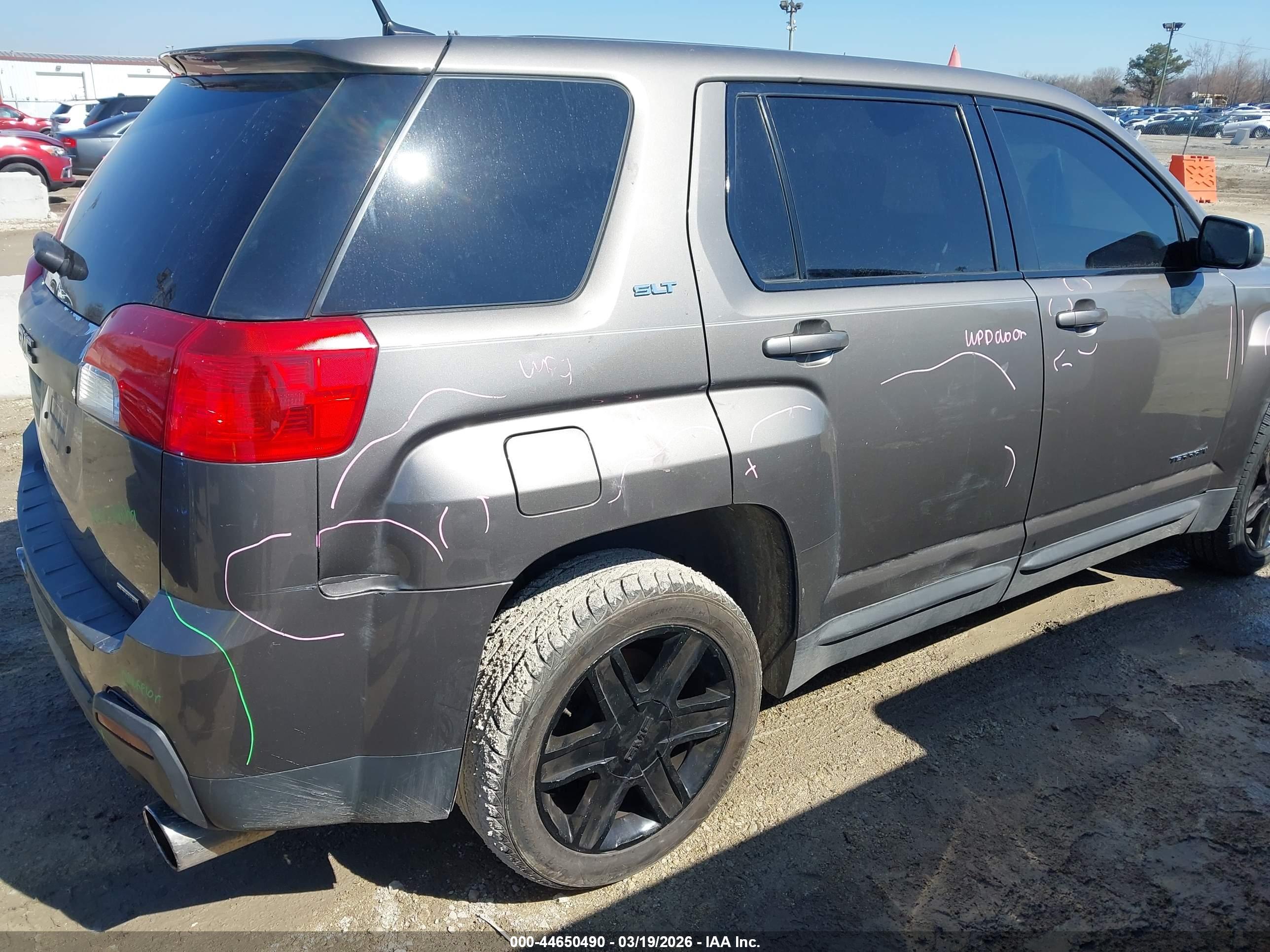 GMC TERRAIN image 6