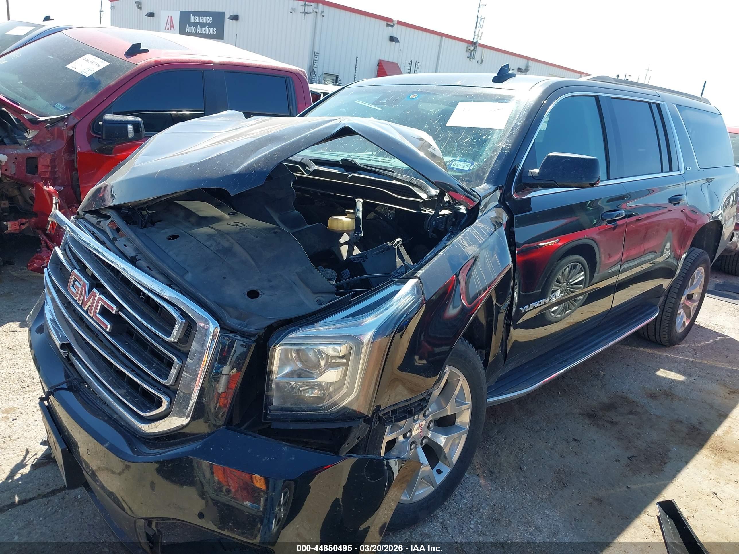 GMC YUKON image 2
