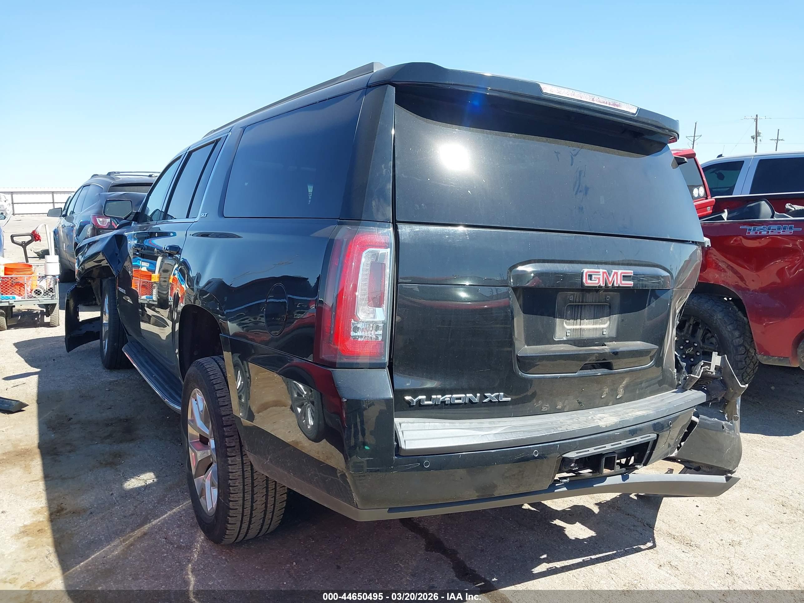 GMC YUKON image 3