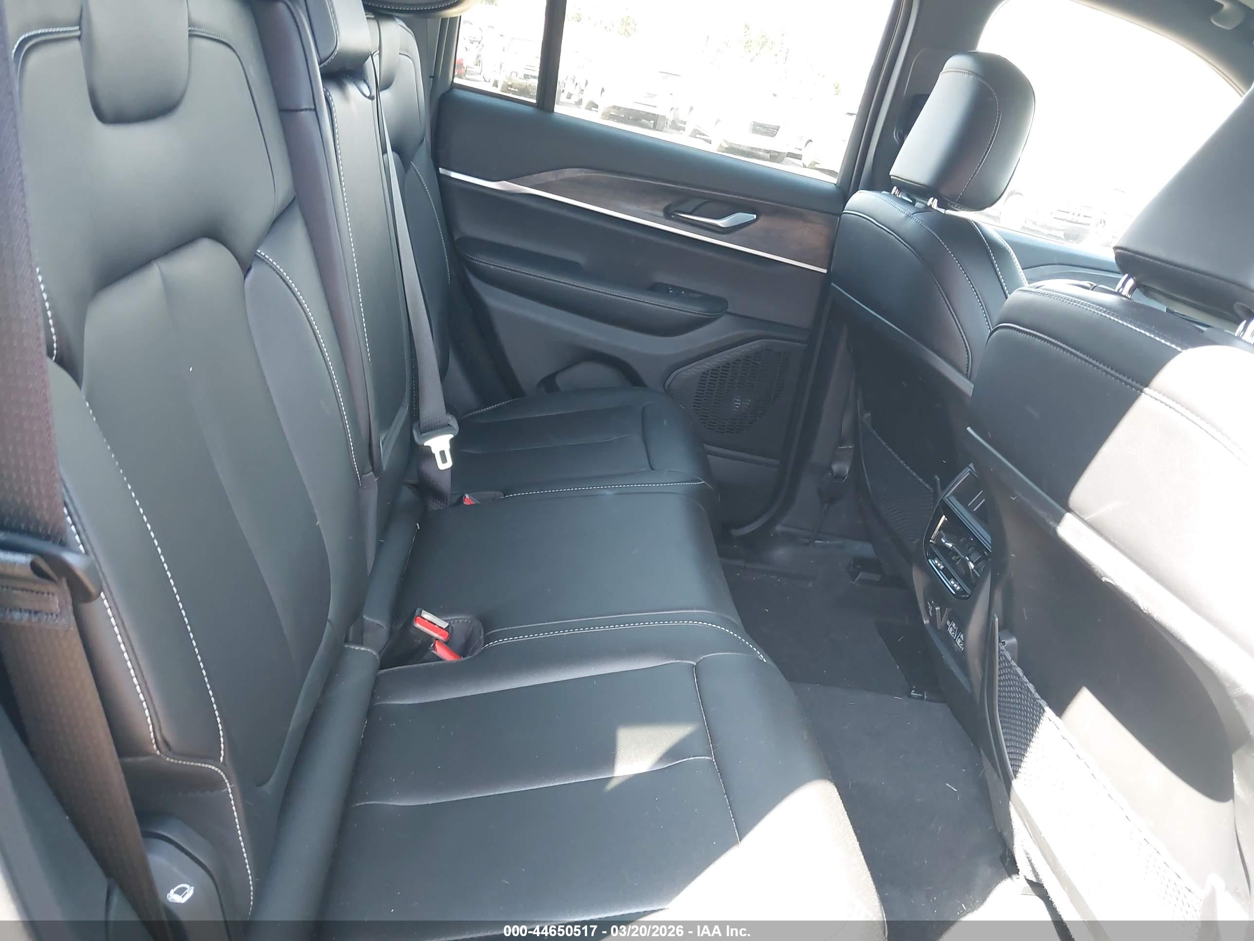 JEEP GRAND image 8