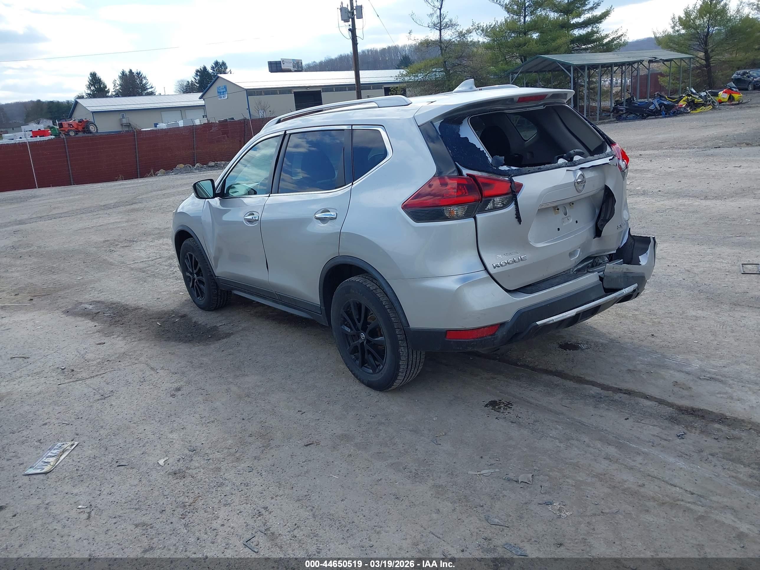 NISSAN ROGUE image 3