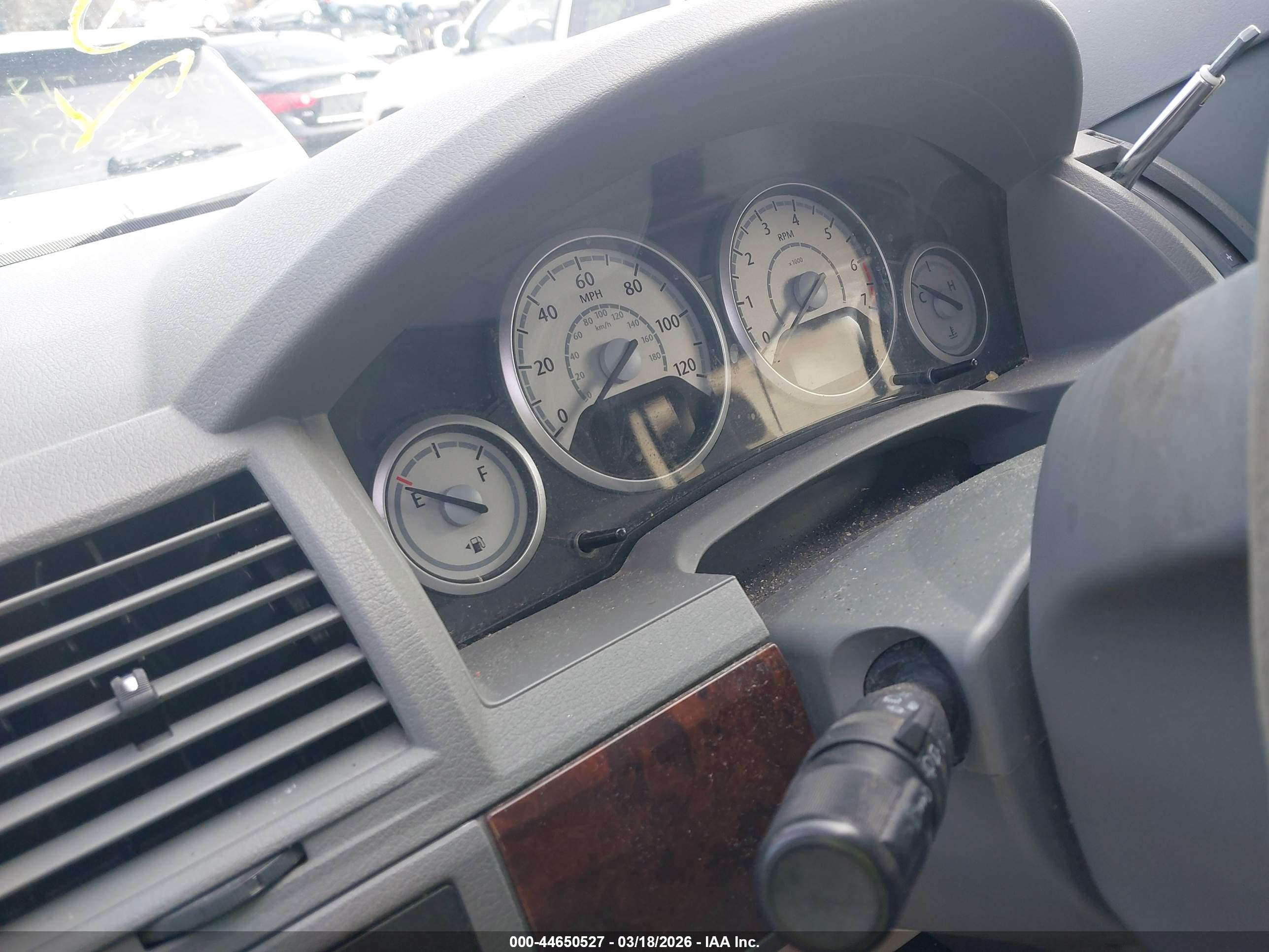 CHRYSLER TOWN image 7