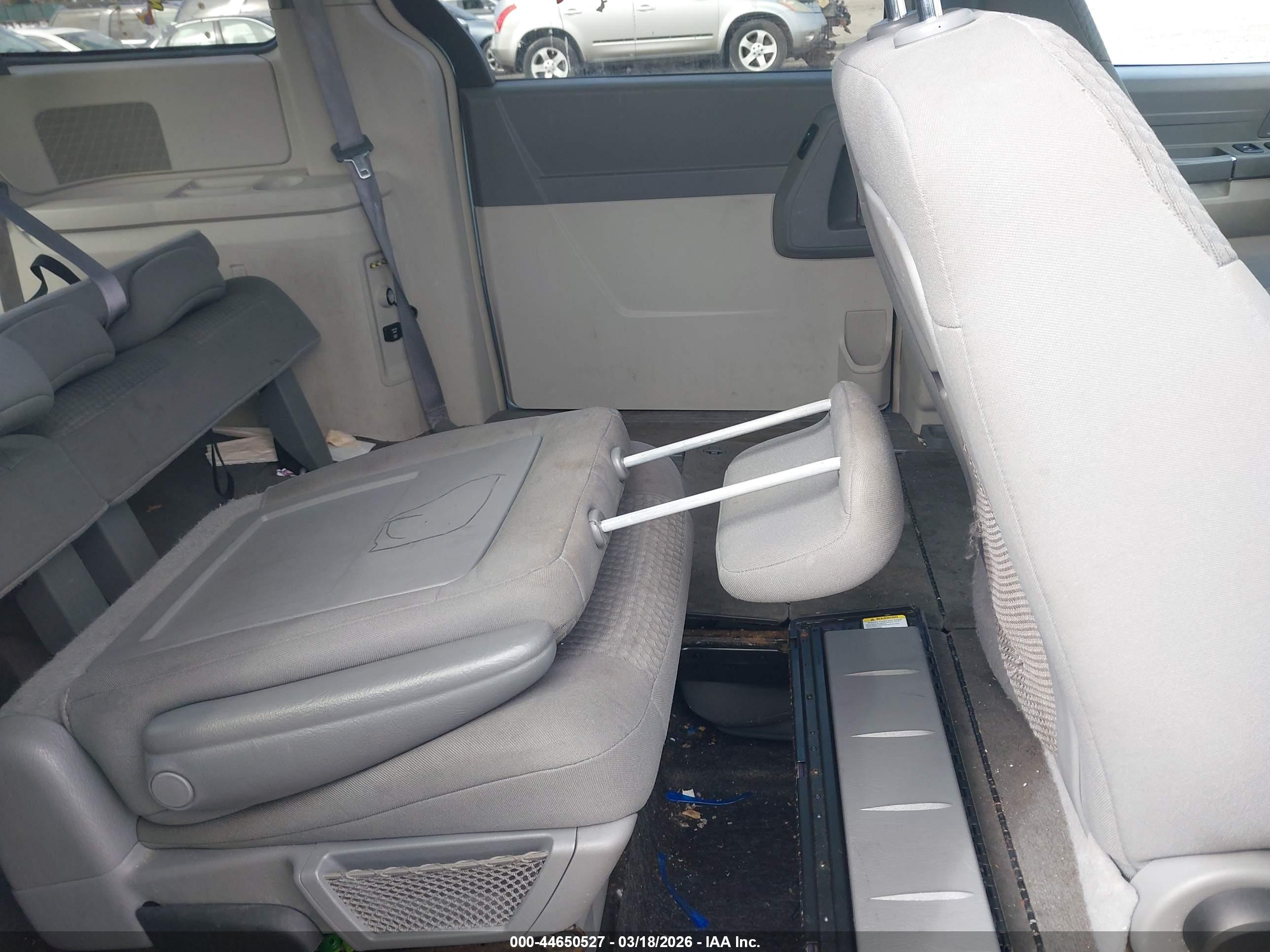 CHRYSLER TOWN image 8